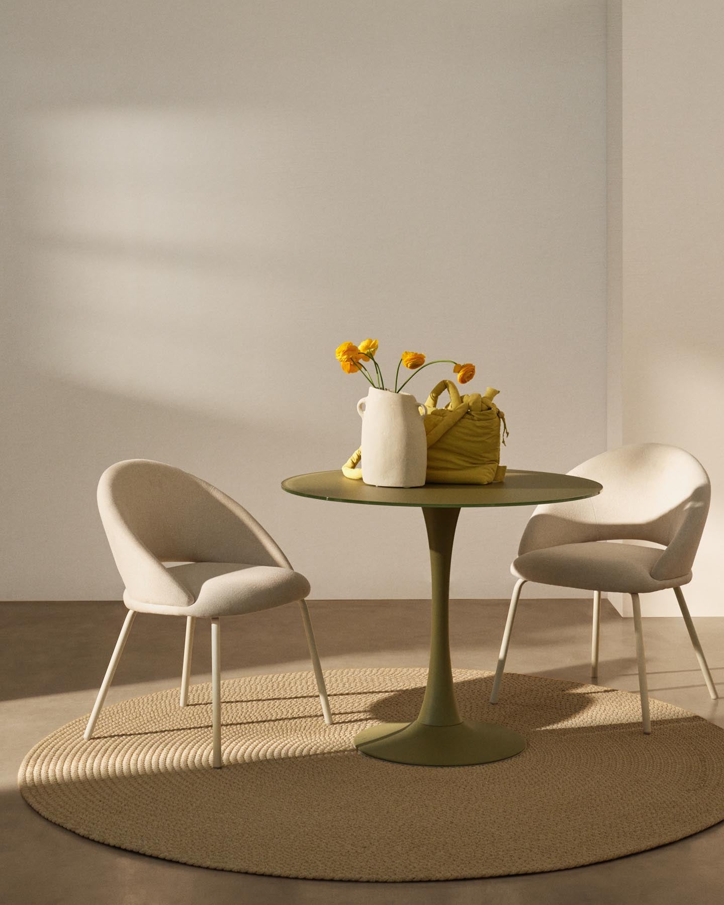 Stuhl Bonali mit beiger Chenille und beigen Metallbeinen, FSC Mix Credit in Beige präsentiert im Onlineshop von KAQTU Design AG. Stuhl ist von Kave Home
