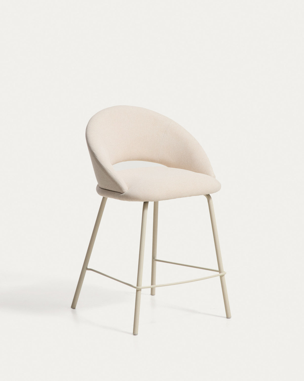 Hocker Bonali mit beiger Chenille und beigen Metallbeinen, FSC Mix Credit, 65 cm in Beige präsentiert im Onlineshop von KAQTU Design AG. Barhocker ist von Kave Home