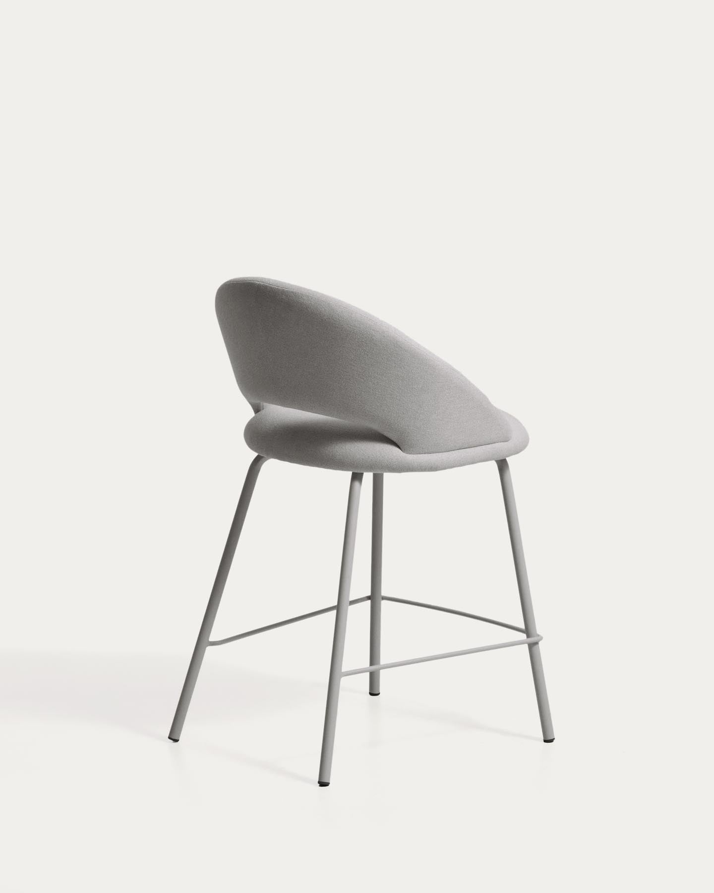 Hocker Bonali mit grauer Chenille und Beinen aus grauem Metall, FSC Mix Credit, 65 cm in Grau präsentiert im Onlineshop von KAQTU Design AG. Barhocker ist von Kave Home