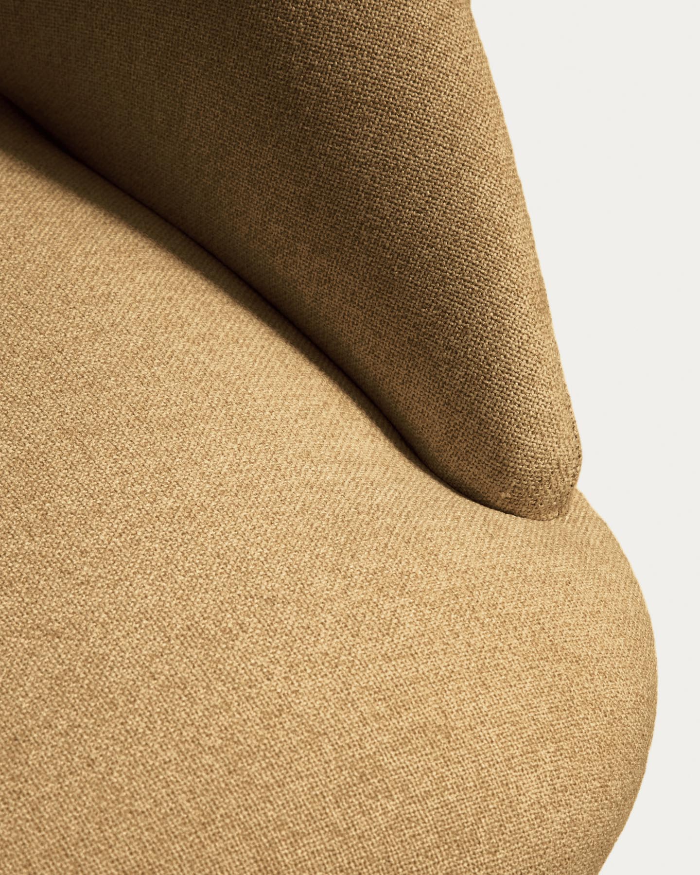 Hocker Bonali mit senfgelber Chenille und Beinen aus senfgelbem Metall, FSC Mix Credit, 65 cm in Senfgelb präsentiert im Onlineshop von KAQTU Design AG. Barhocker ist von Kave Home