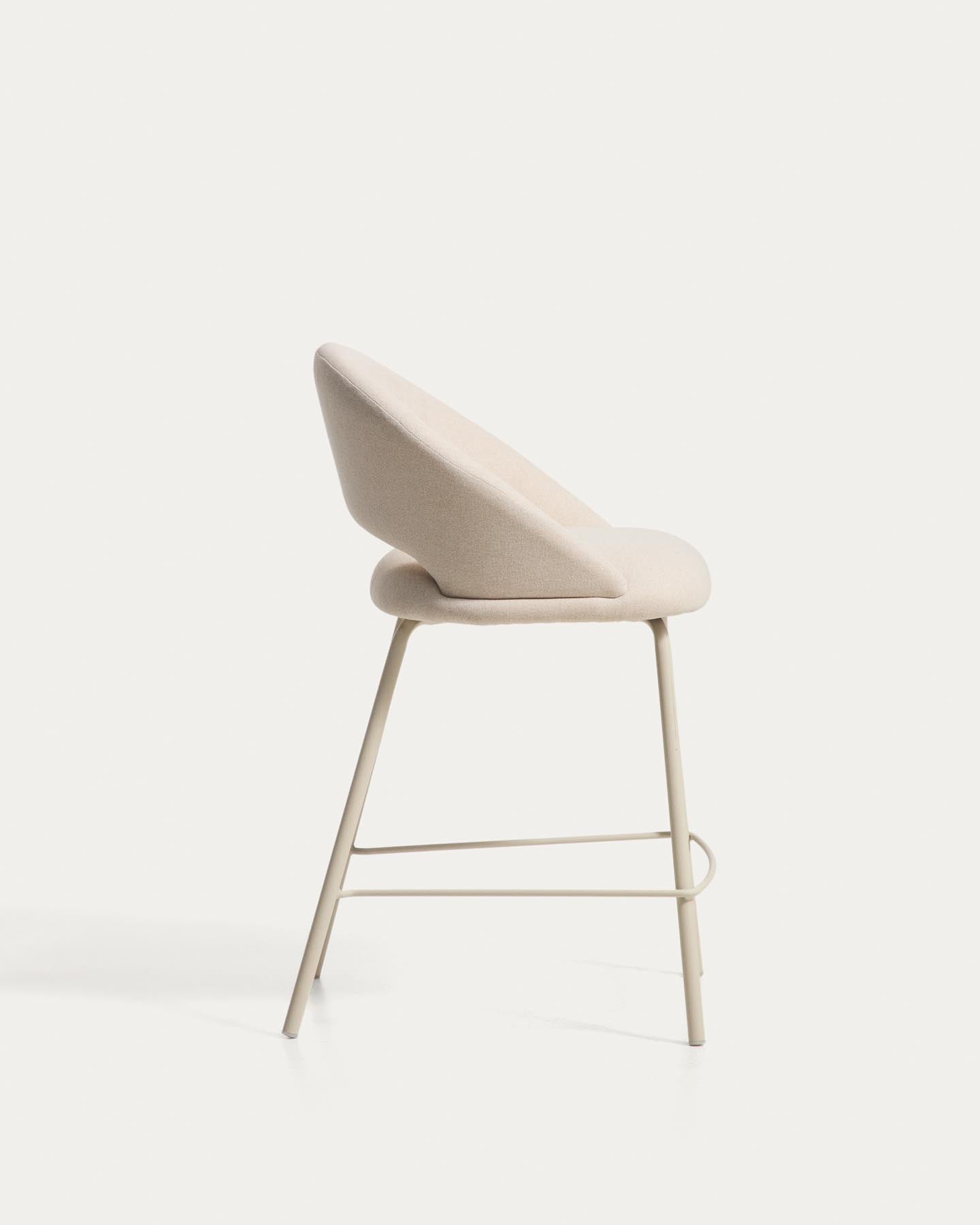 Hocker Bonali mit beiger Chenille und beigen Metallbeinen, FSC Mix Credit, 65 cm in Beige präsentiert im Onlineshop von KAQTU Design AG. Barhocker ist von Kave Home