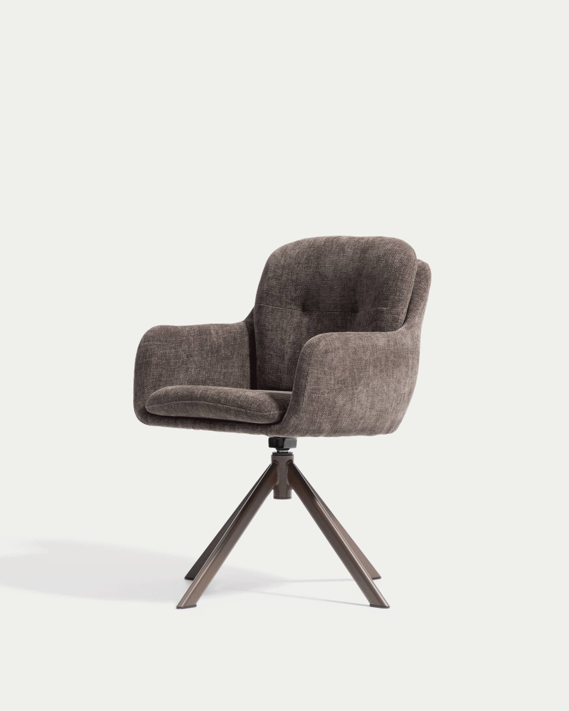 Drehstuhl Lexa aus brauner Chenille und Stahlbeinen mit braunem Finish in Braun präsentiert im Onlineshop von KAQTU Design AG. Drehstuhl ist von Kave Home