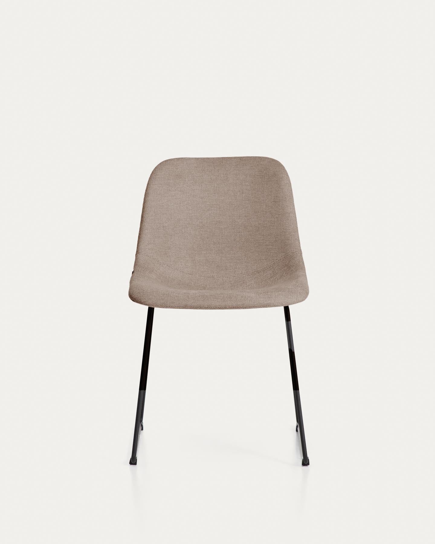 Stuhl Zahara mit brauner Chenille und Stahlbeinen mit schwarzem Finish, FSC 100 % in Braun präsentiert im Onlineshop von KAQTU Design AG. Stuhl ist von Kave Home