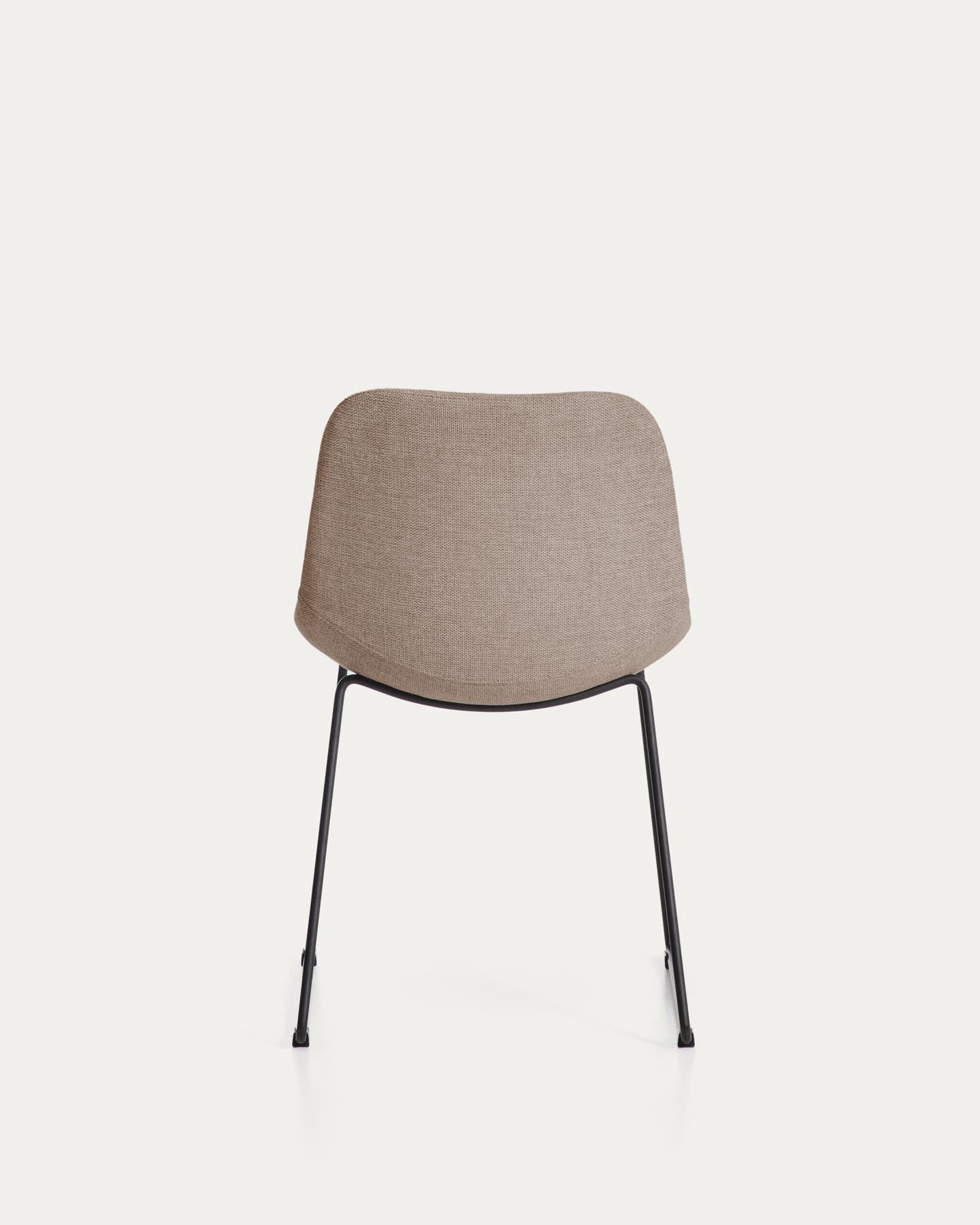 Stuhl Zahara mit brauner Chenille und Stahlbeinen mit schwarzem Finish, FSC 100 % in Braun präsentiert im Onlineshop von KAQTU Design AG. Stuhl ist von Kave Home