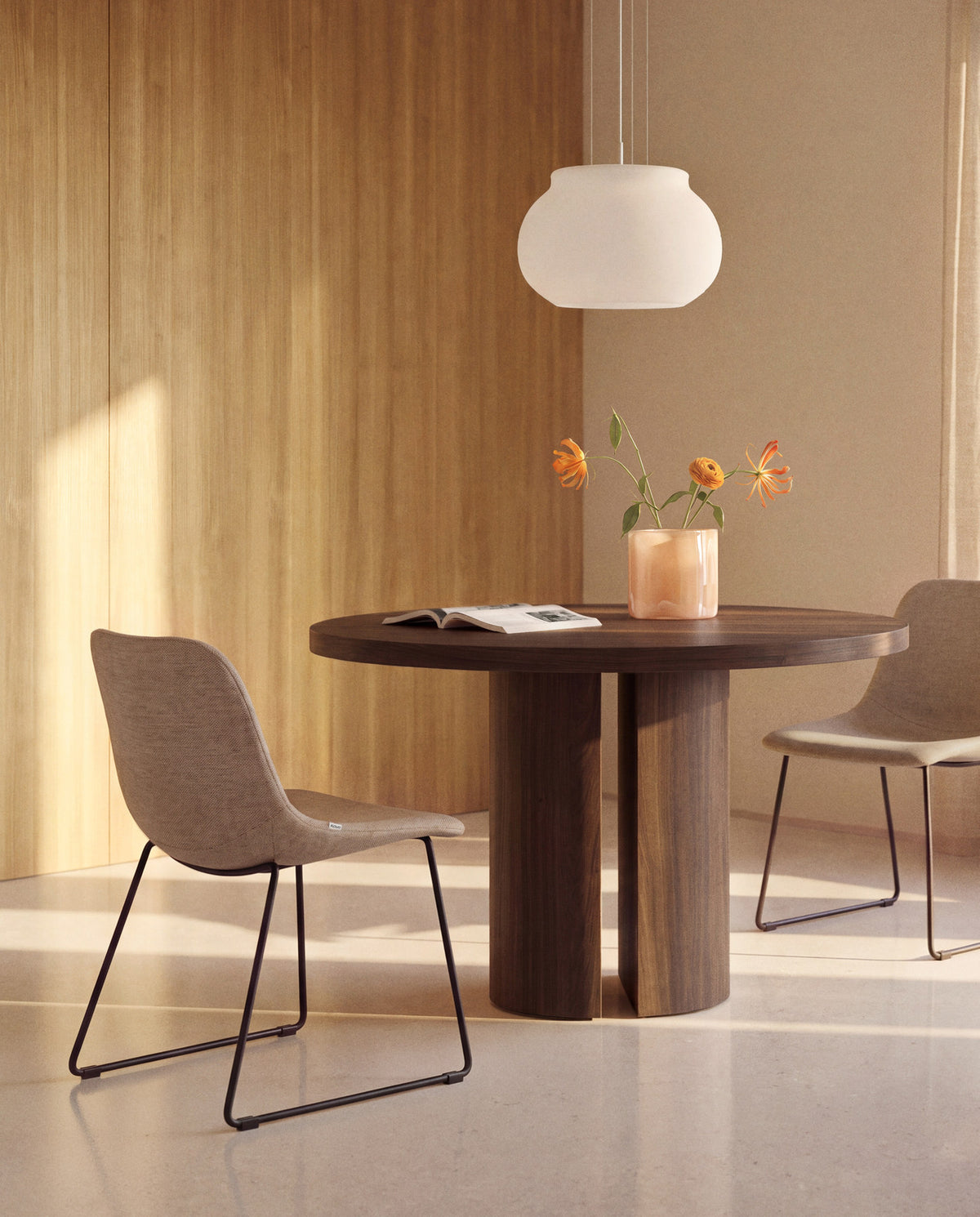 Stuhl Zahara mit brauner Chenille und Stahlbeinen mit schwarzem Finish, FSC 100 % in Braun präsentiert im Onlineshop von KAQTU Design AG. Stuhl ist von Kave Home