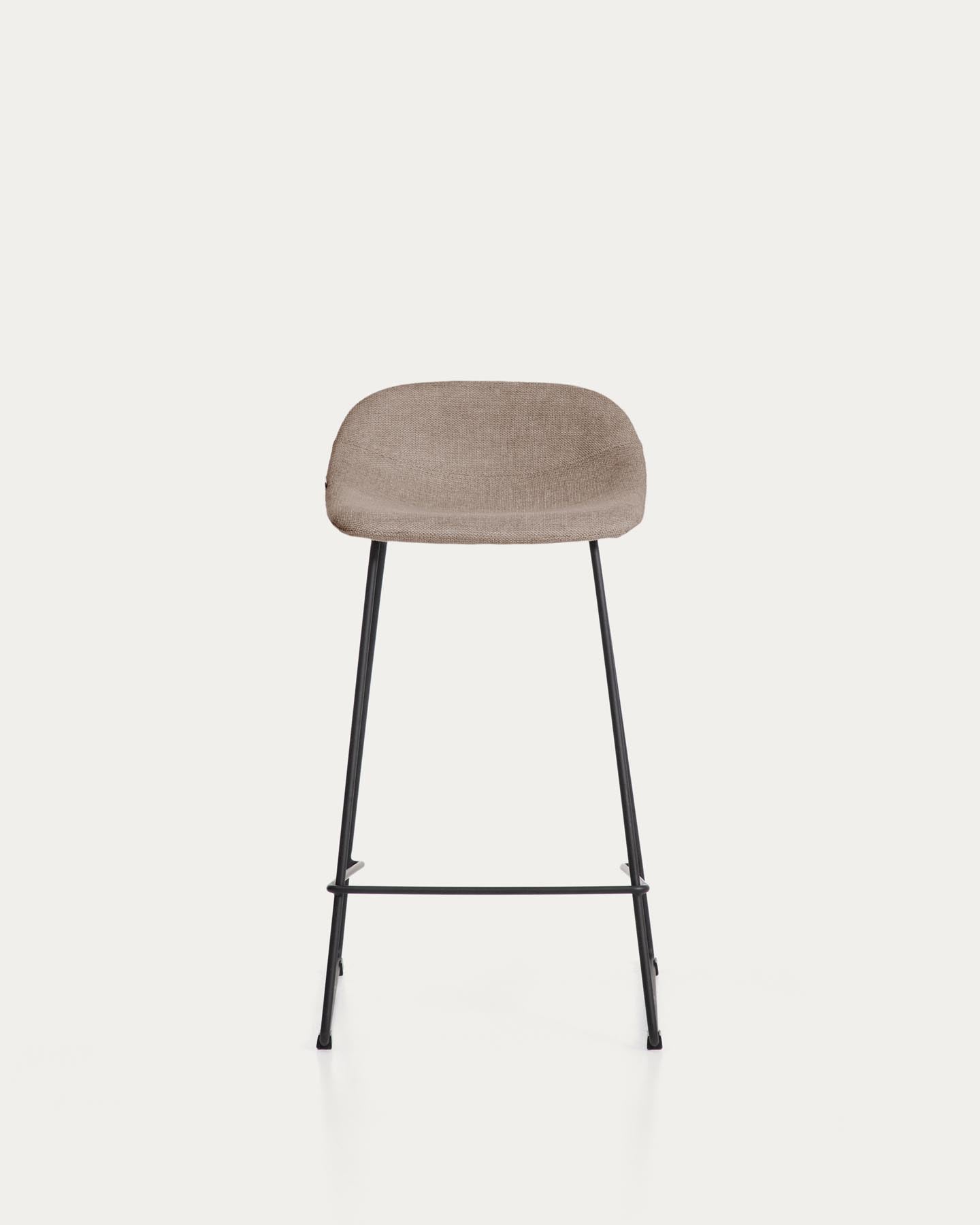 Hocker Zahara mit brauner Chenille und Stahlbeinen mit schwarzem Finish, 76 cm, FSC 100 % in Braun präsentiert im Onlineshop von KAQTU Design AG. Barhocker ist von Kave Home