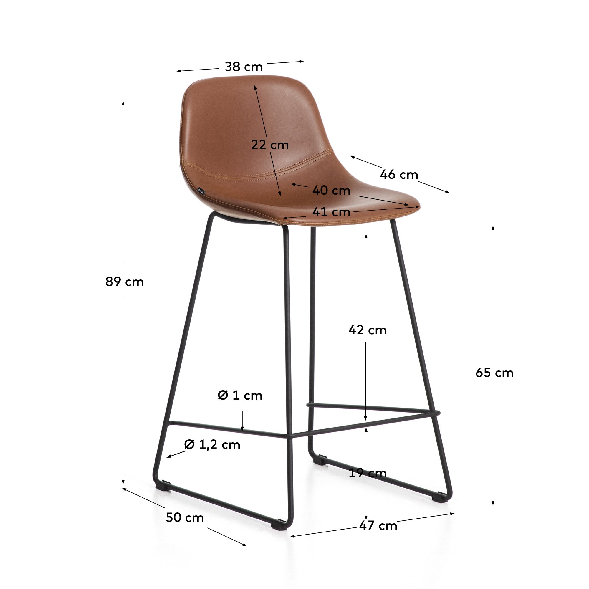 Hocker Zahara mit braunem Polyurethan und Stahlbeinen mit schwarzem Finish, 65 cm, FSC 100 % in Braun präsentiert im Onlineshop von KAQTU Design AG. Barhocker ist von Kave Home