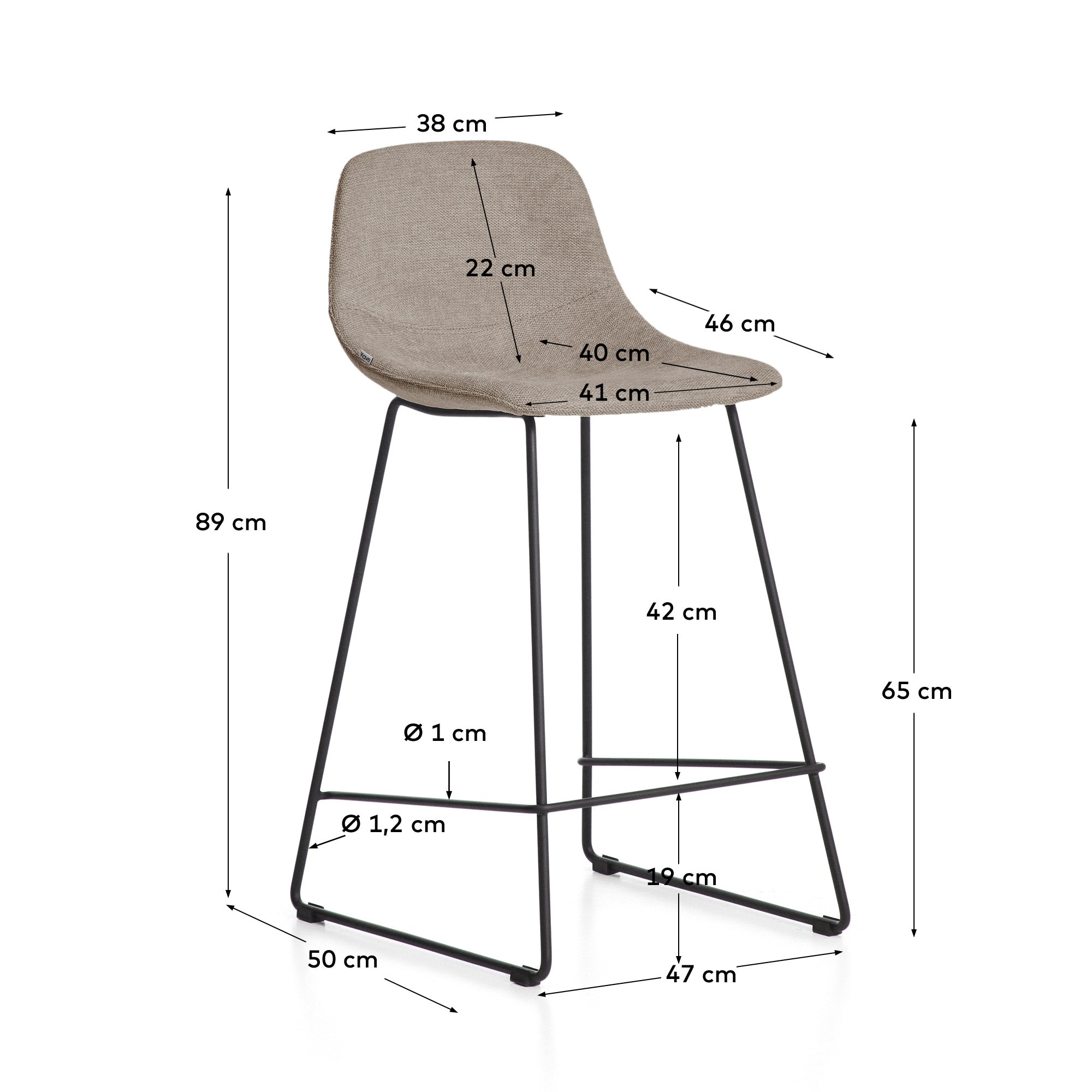 Hocker Zahara mit brauner Chenille und Stahlbeinen mit schwarzem Finish, 65 cm, FSC 100 % in Braun präsentiert im Onlineshop von KAQTU Design AG. Barhocker ist von Kave Home