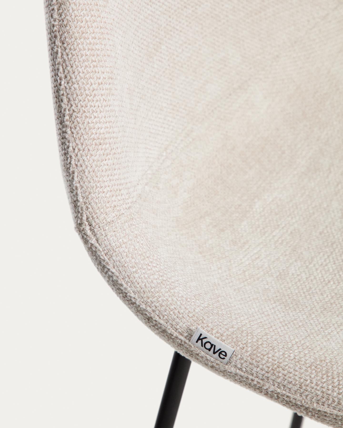 Hocker Zahara mit beiger Chenille und Stahlbeinen mit schwarzem Finish, 65 cm, FSC 100 % in Beige präsentiert im Onlineshop von KAQTU Design AG. Barhocker ist von Kave Home