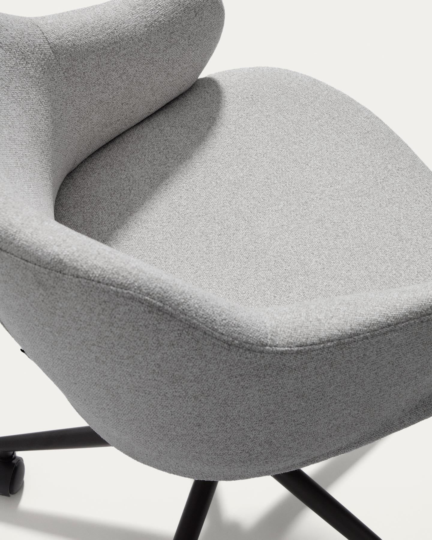 Schreibtischstuhl Einara in grauer Chenille mit schwarzen Stahlbeinen in Grau präsentiert im Onlineshop von KAQTU Design AG. Bürostuhl ist von Kave Home