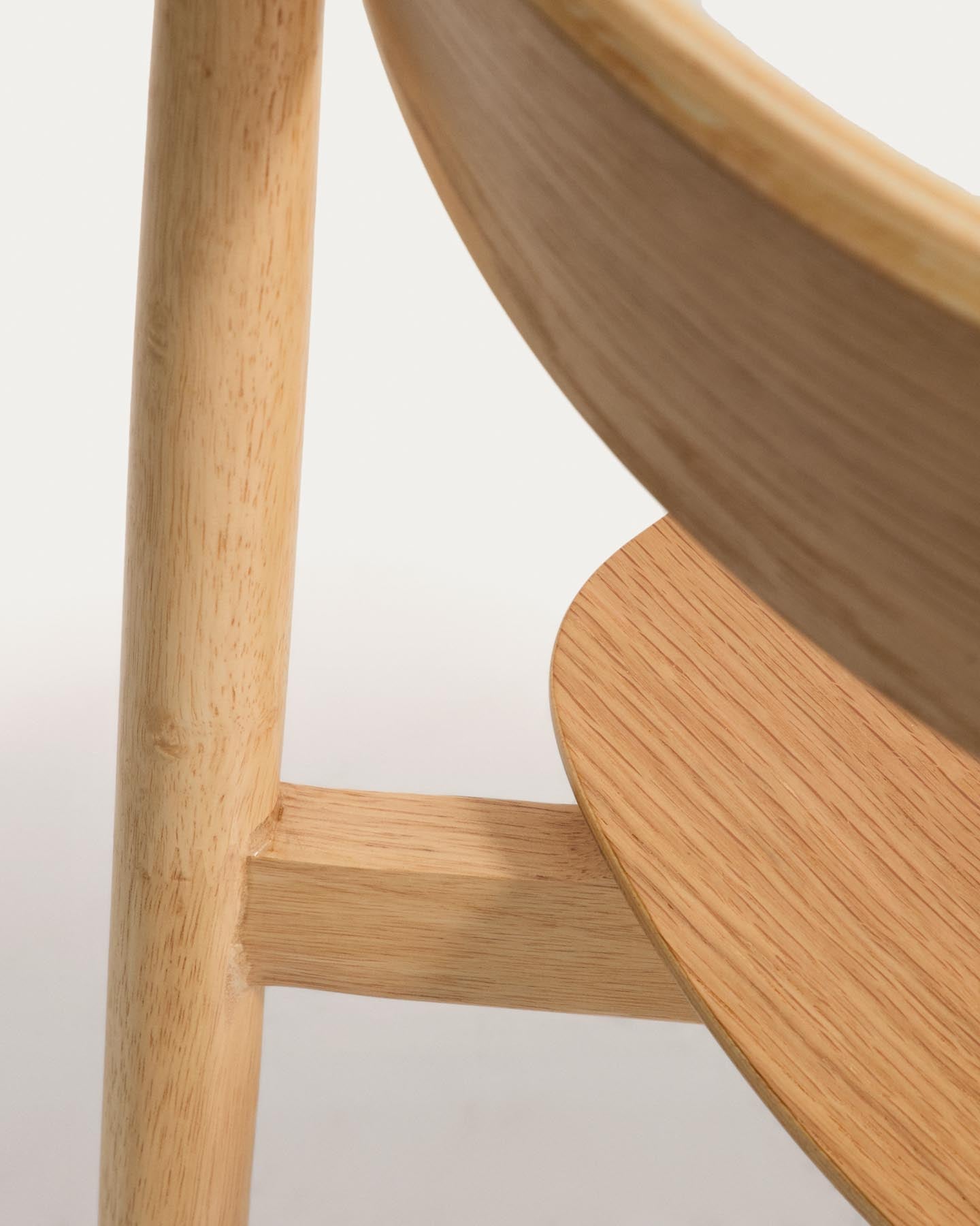 Stuhl Evera aus Eichenfurnier mit naturfarbenem Finish  in Beige präsentiert im Onlineshop von KAQTU Design AG. Stuhl ist von Kave Home