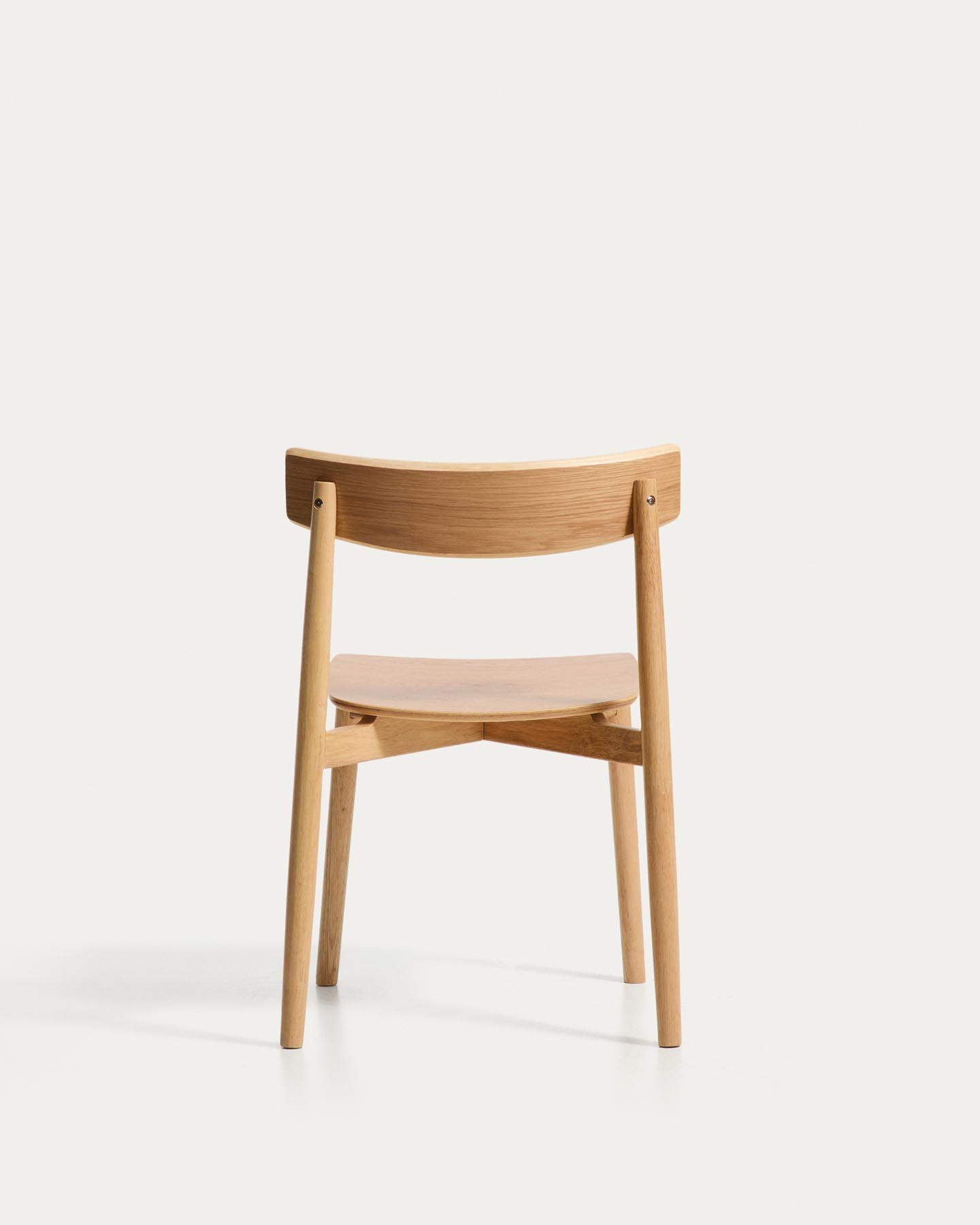 Stuhl Evera aus Eichenfurnier mit naturfarbenem Finish  in Beige präsentiert im Onlineshop von KAQTU Design AG. Stuhl ist von Kave Home