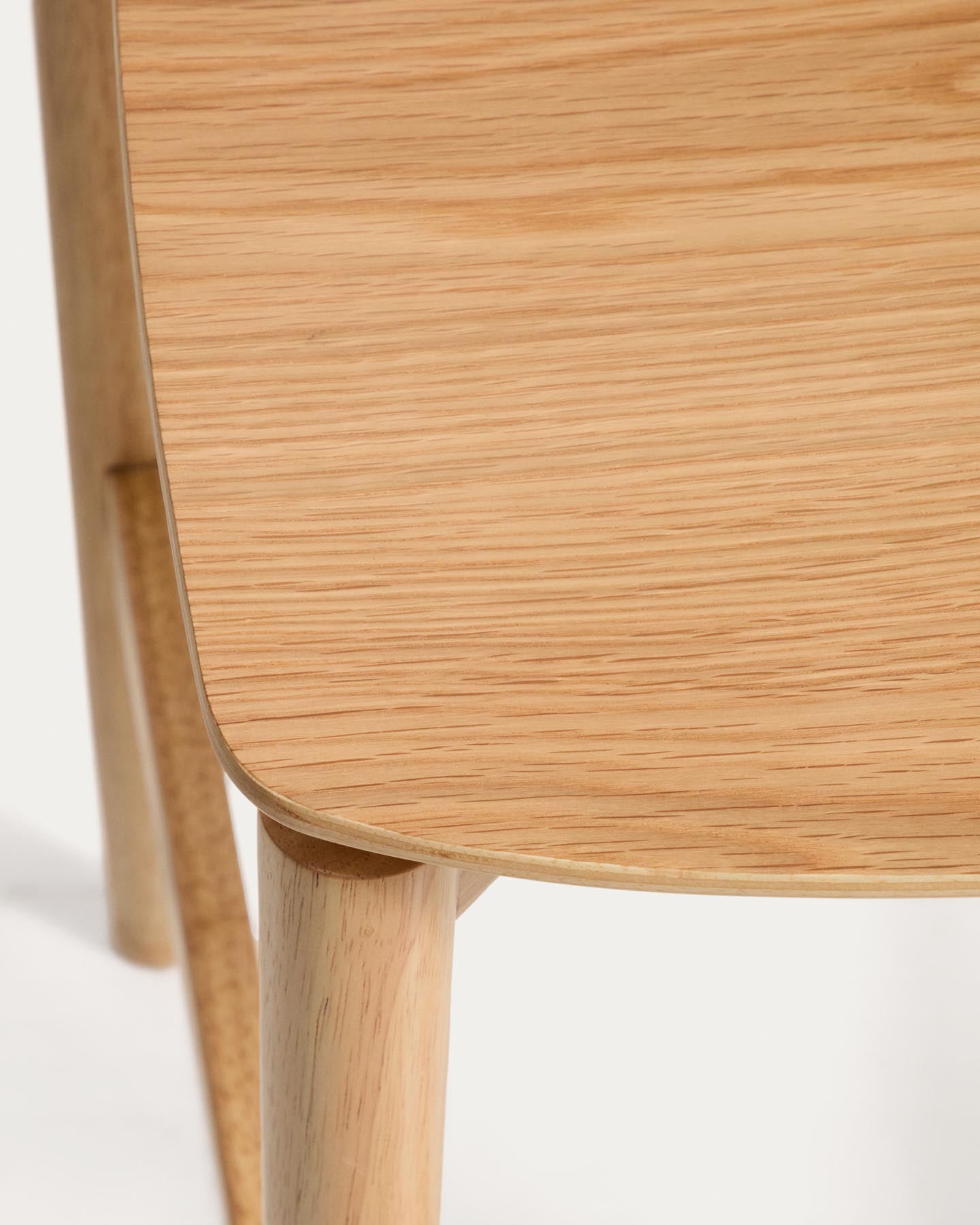 Hocker Evera mit Rückenlehne aus Eichenfurnier mit naturfarbenem Finish, 65 cm  in Beige präsentiert im Onlineshop von KAQTU Design AG. Barhocker ist von Kave Home