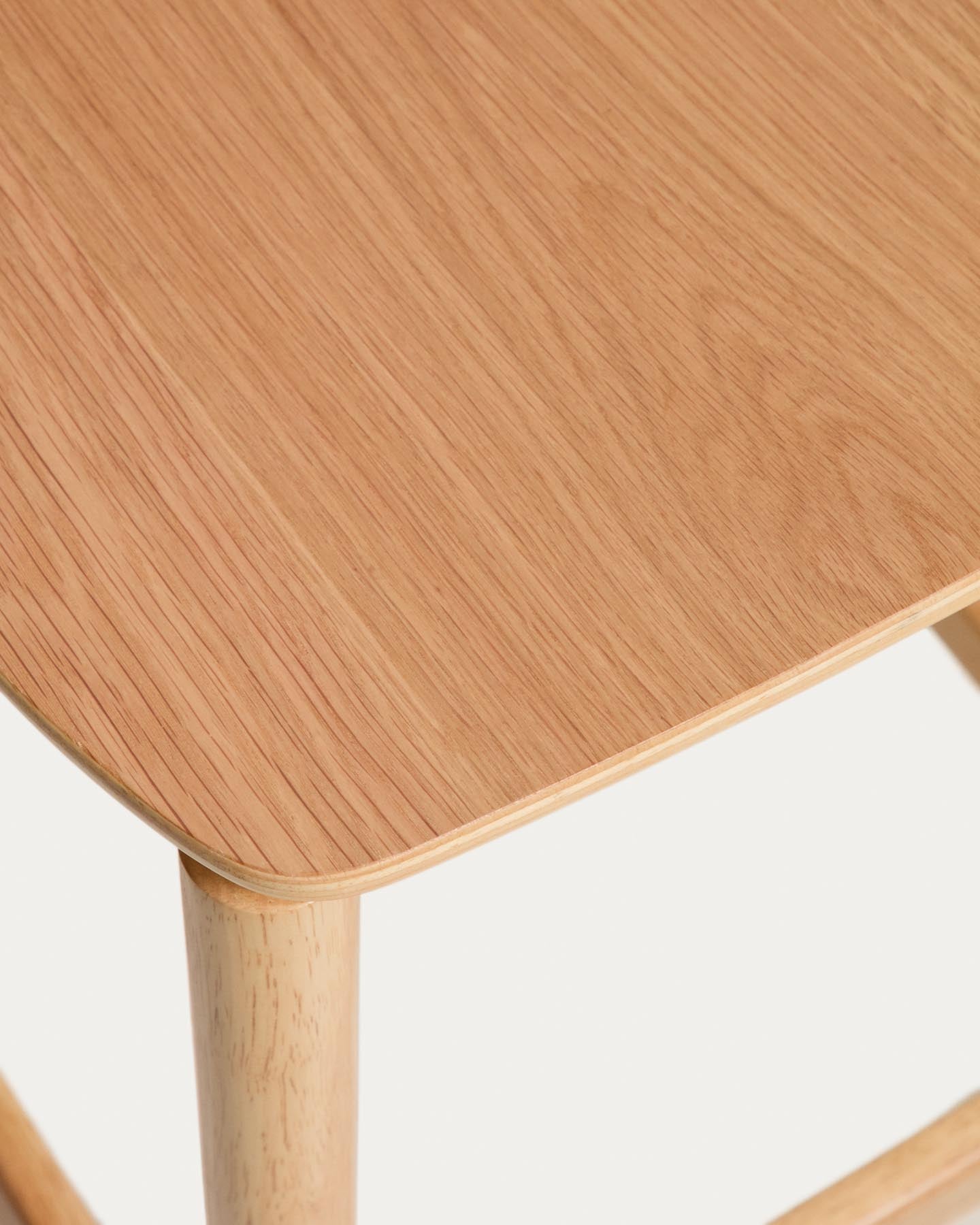 Hocker Evera aus Eichenfurnier mit naturfarbenem Finish, 65 cm  in Beige präsentiert im Onlineshop von KAQTU Design AG. Barhocker ist von Kave Home