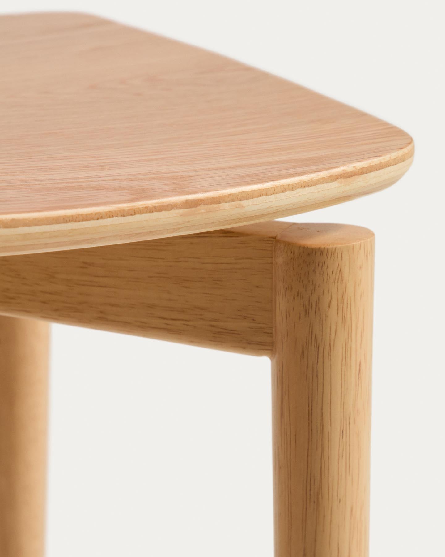 Hocker Evera aus Eichenfurnier mit naturfarbenem Finish, 65 cm  in Beige präsentiert im Onlineshop von KAQTU Design AG. Barhocker ist von Kave Home