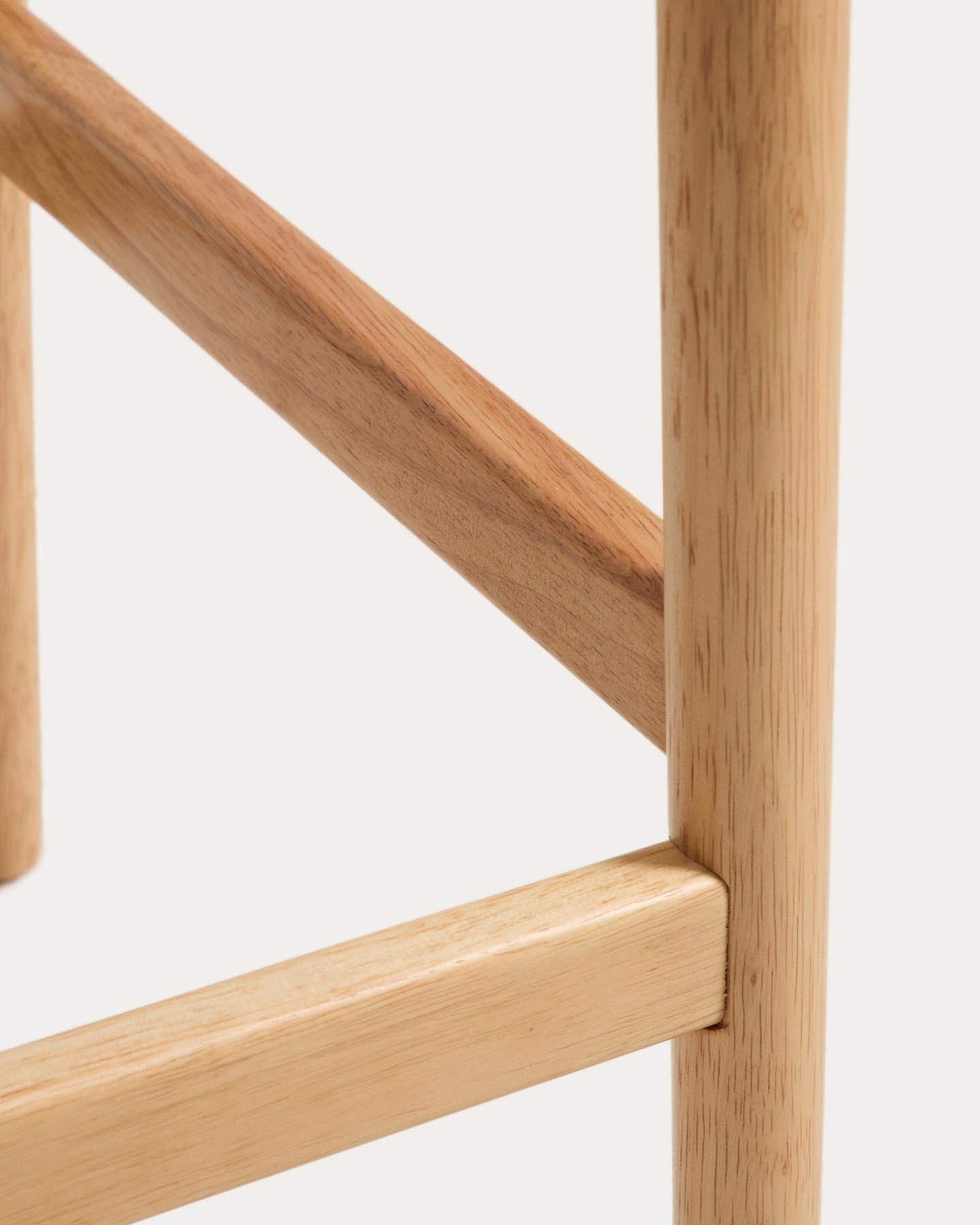 Hocker Evera aus Eichenfurnier mit naturfarbenem Finish und beiger Chenille, 65 cm in Beige präsentiert im Onlineshop von KAQTU Design AG. Barhocker ist von Kave Home
