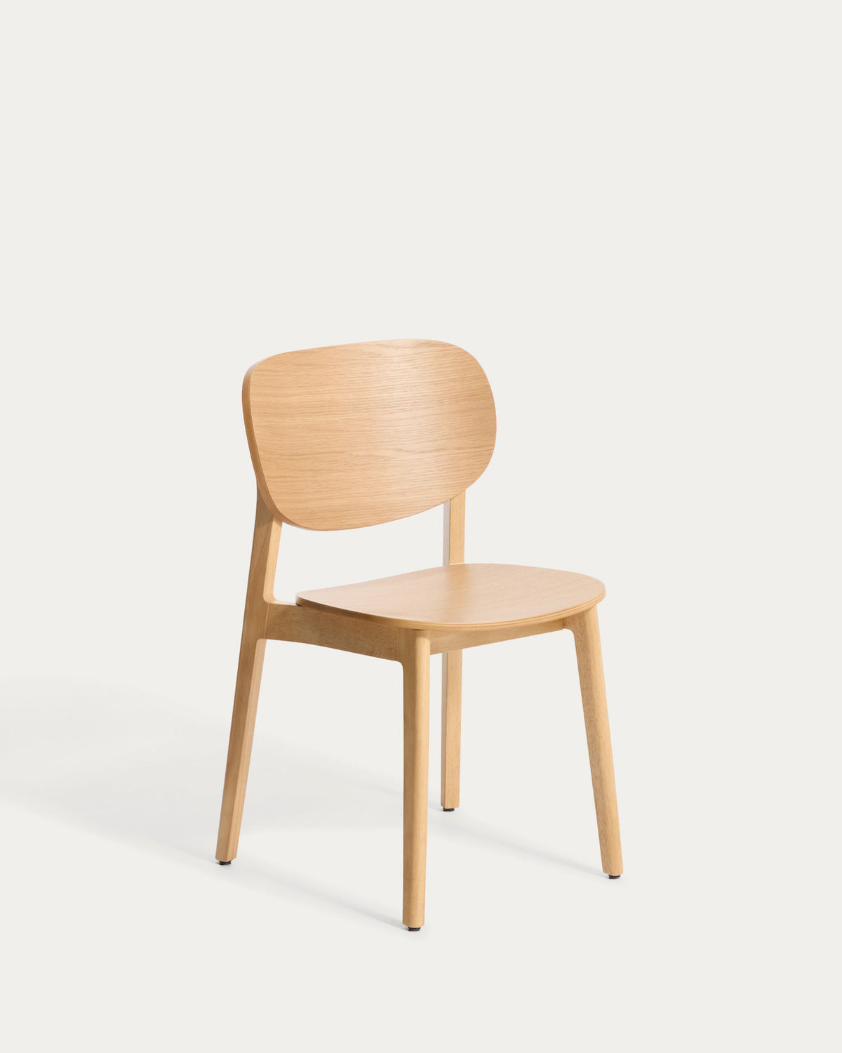 Stuhl Ludara aus Eichenfurnier in Beige präsentiert im Onlineshop von KAQTU Design AG. Stuhl ist von Kave Home