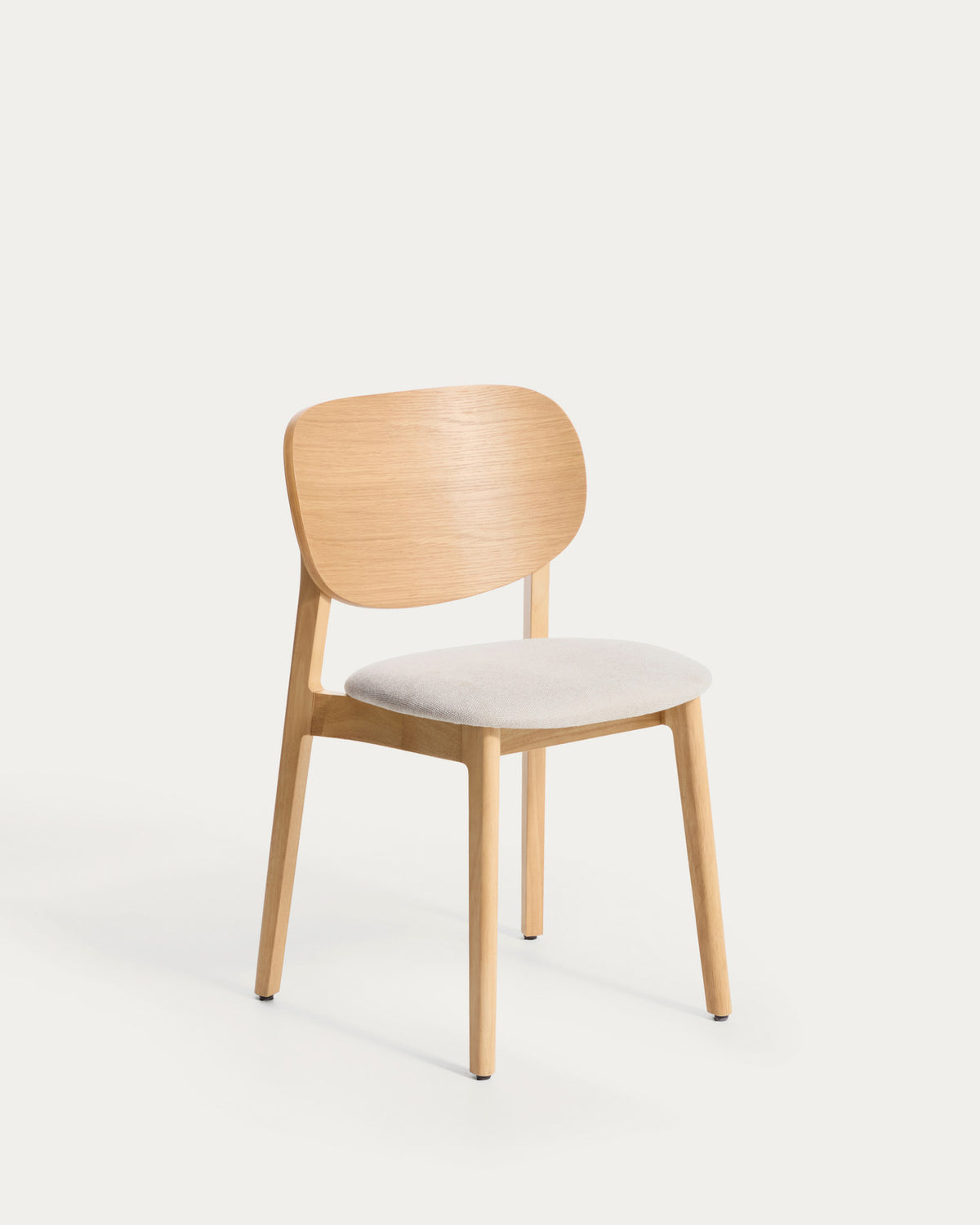 Stuhl Ludara aus Eichenfurnier mit beiger Chenille in Beige präsentiert im Onlineshop von KAQTU Design AG. Stuhl ist von Kave Home