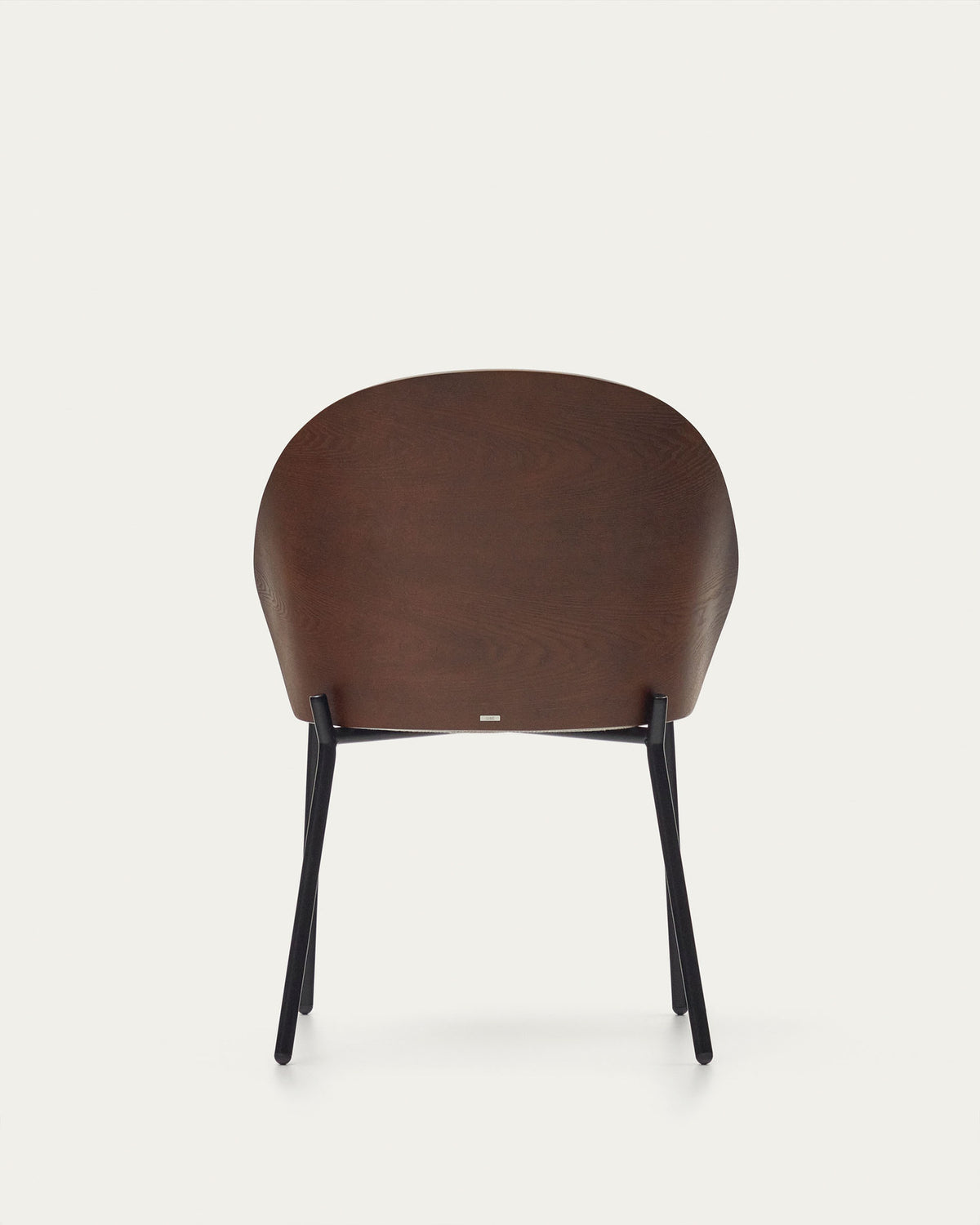 Eamy Stuhl aus hellbrauner Chenille mit Eschenfurnier in Nussbaum-Finish und schwarzem Metall in Beige präsentiert im Onlineshop von KAQTU Design AG. Stuhl ist von Kave Home