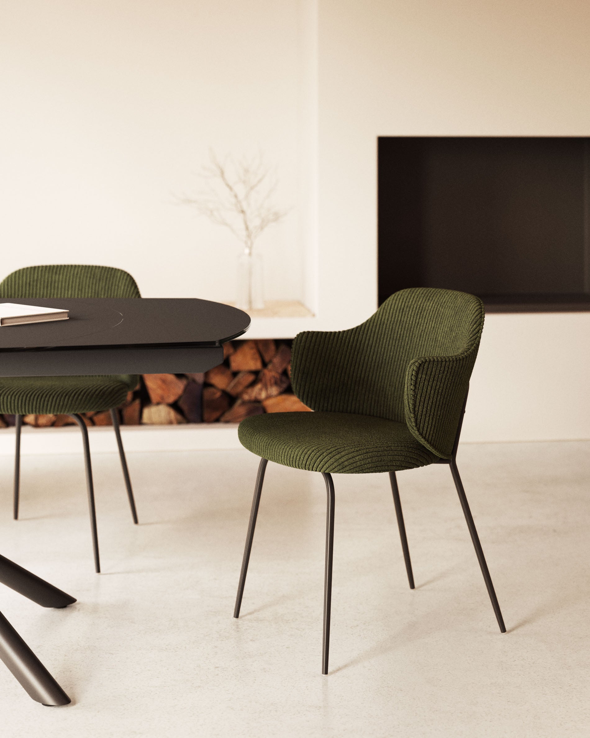 Yunia Stuhl in breitem Cord in Grün mit Stahlbeinen in Schwarz FR in Grün präsentiert im Onlineshop von KAQTU Design AG. Stuhl ist von Kave Home