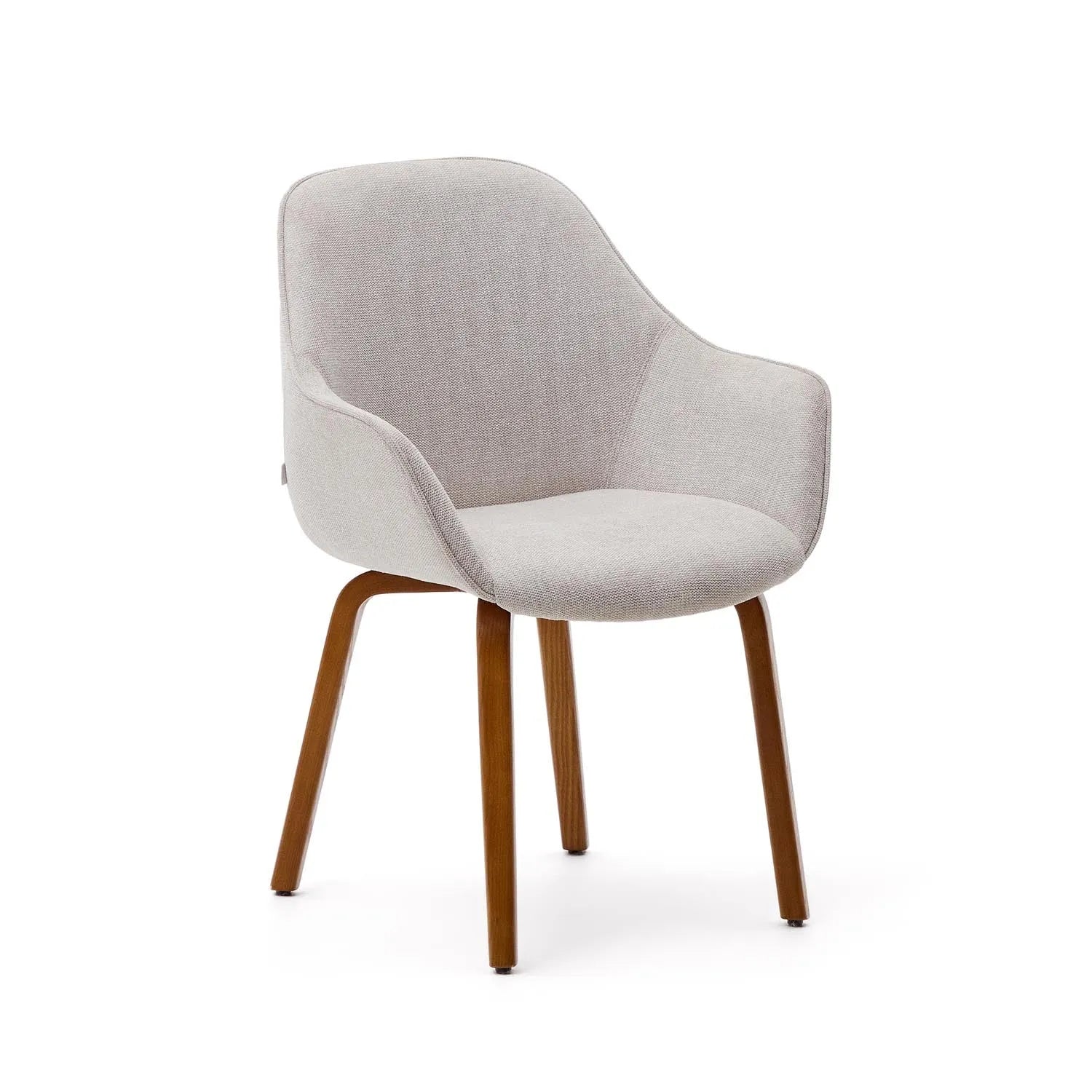 3D-Modell: Eleganter Aleli Stuhl in Beige, Chenille-Bezug, Eschenholzbeine mit Nussholz-Finish, ideal für stilvolle Räume.