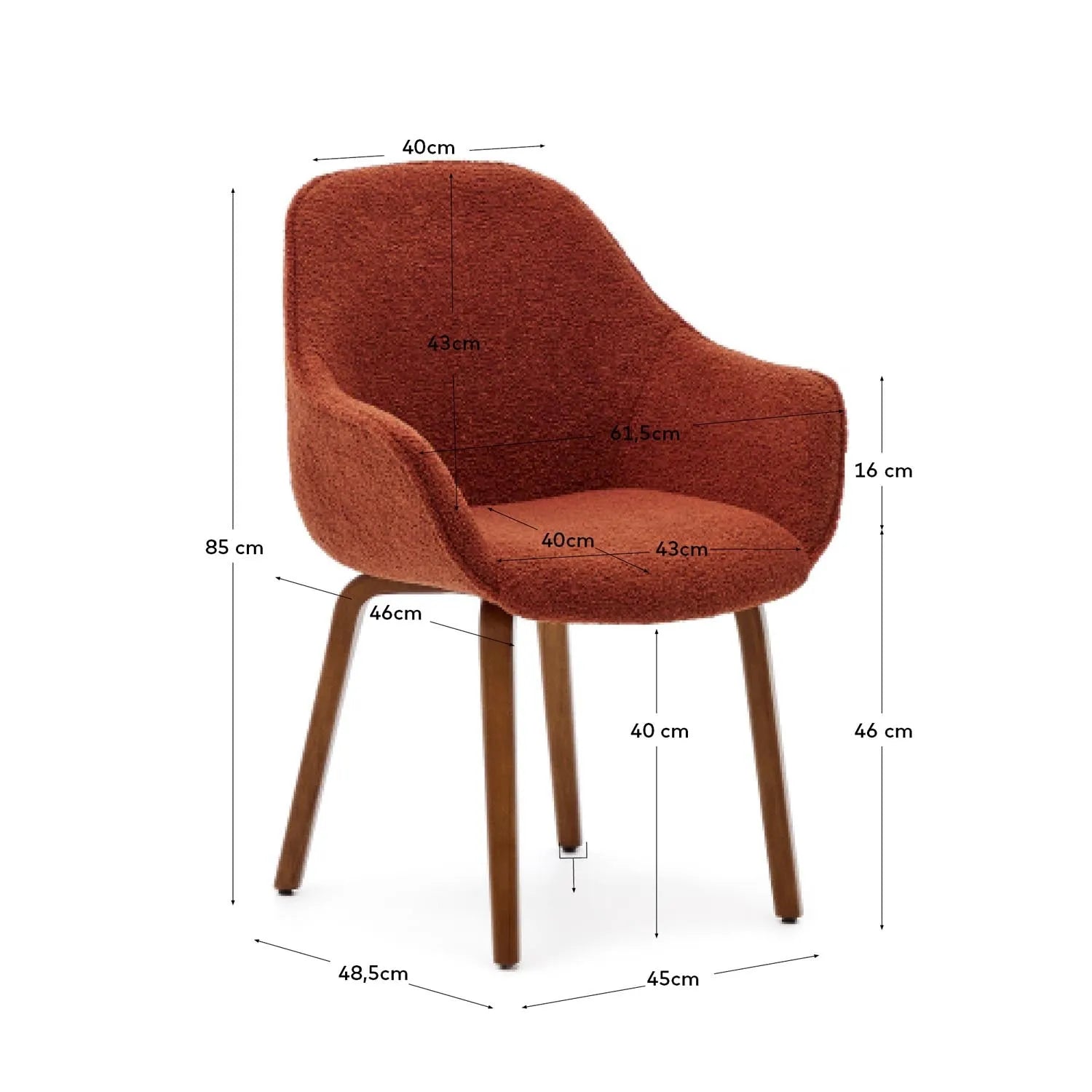 Stilvoller Aleli Stuhl mit Bouclé-Stoff in Terrakotta und robusten Eschenholzbeinen mit edlem Nussbaum-Finish von Kave Home.