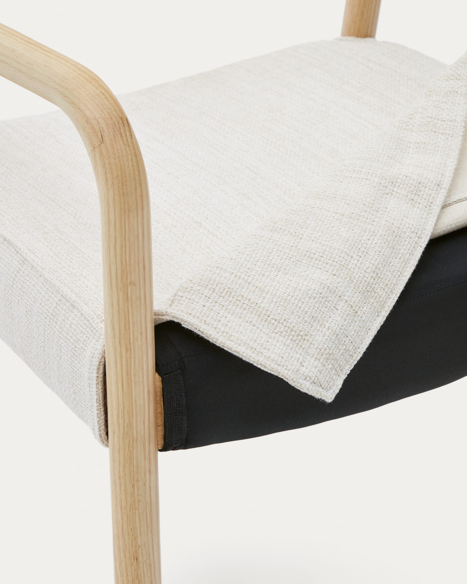 Bezug für Stuhl Falconera aus Chenille in Beige  in Beige, Natur präsentiert im Onlineshop von KAQTU Design AG. Sitzkissen ist von Kave Home