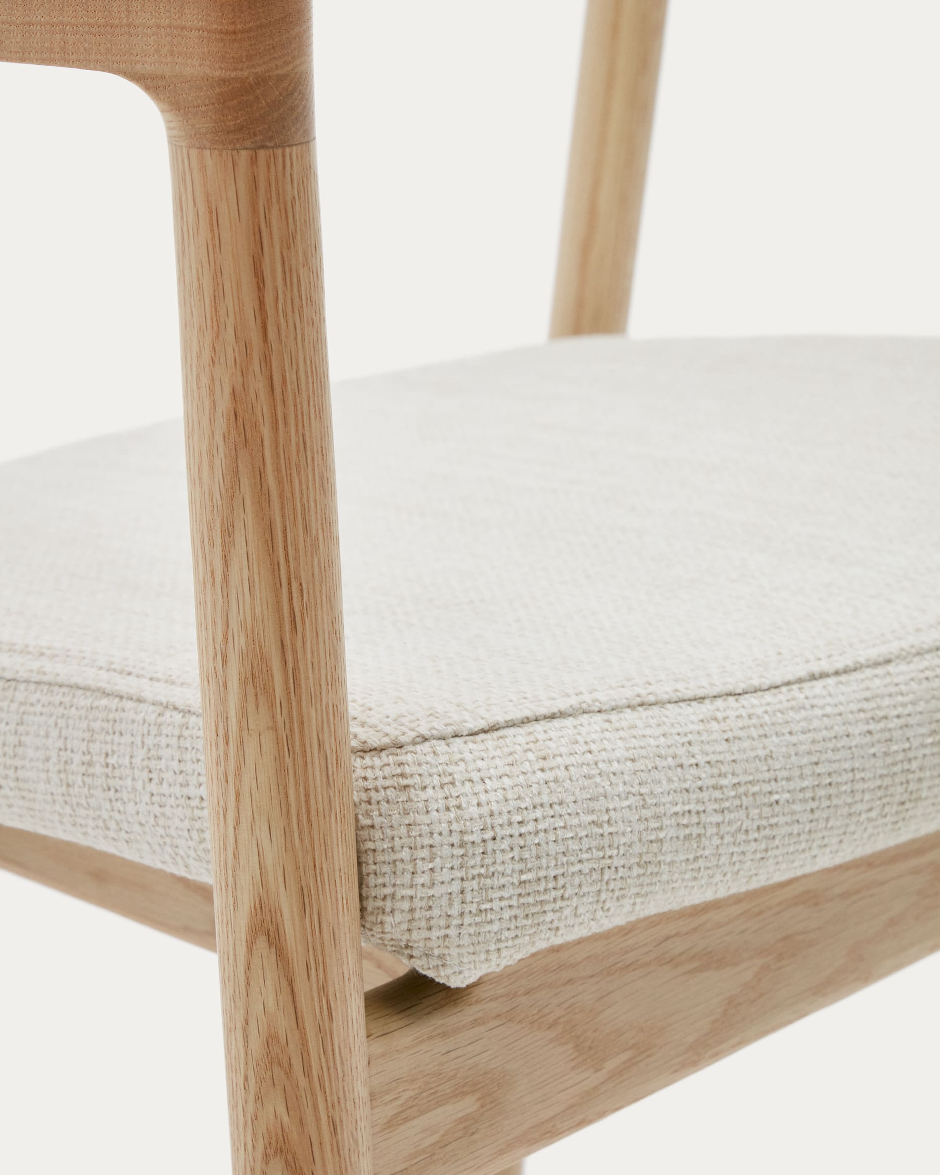 Bezug für den Stuhl Alocs aus Chenille in Beige in Beige, Natur präsentiert im Onlineshop von KAQTU Design AG. Sitzkissen ist von Kave Home