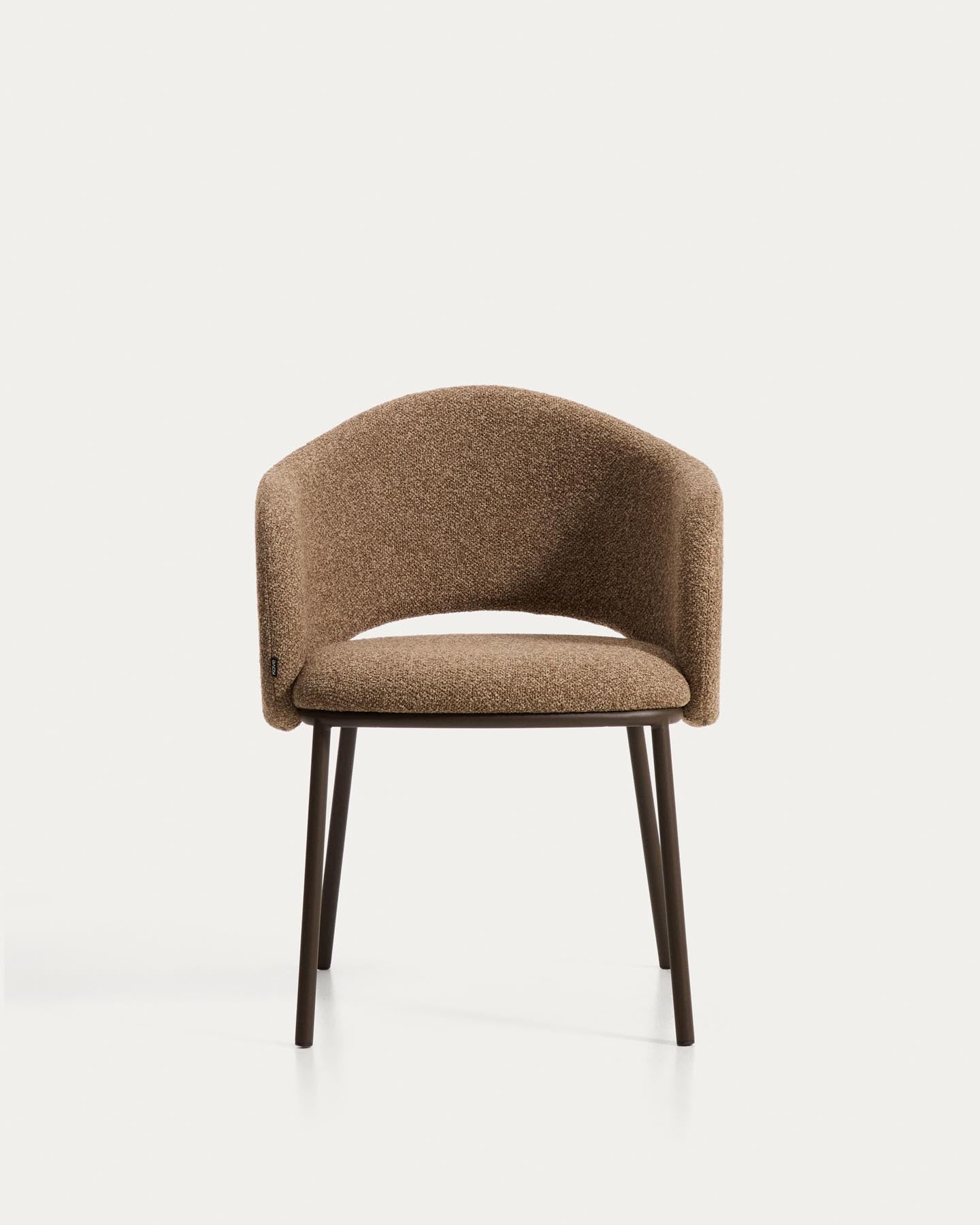 Maina Stuhl aus dicker brauner Chenille und Stahlbeinen mit brauner Beschichtung FSC Mix Credit in Braun präsentiert im Onlineshop von KAQTU Design AG. Stuhl ist von Kave Home