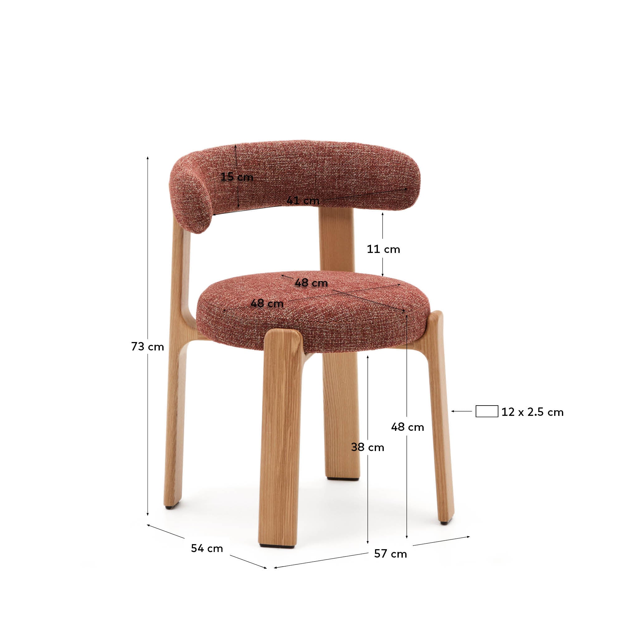 Stuhl Granite, schwer entflammbar, aus terrakottafarbener Chenille und massivem Eschenholz mit naturfarbenem Finish, FSC 100 % in Terrakotta präsentiert im Onlineshop von KAQTU Design AG. Stuhl mit Armlehne ist von Kave Home