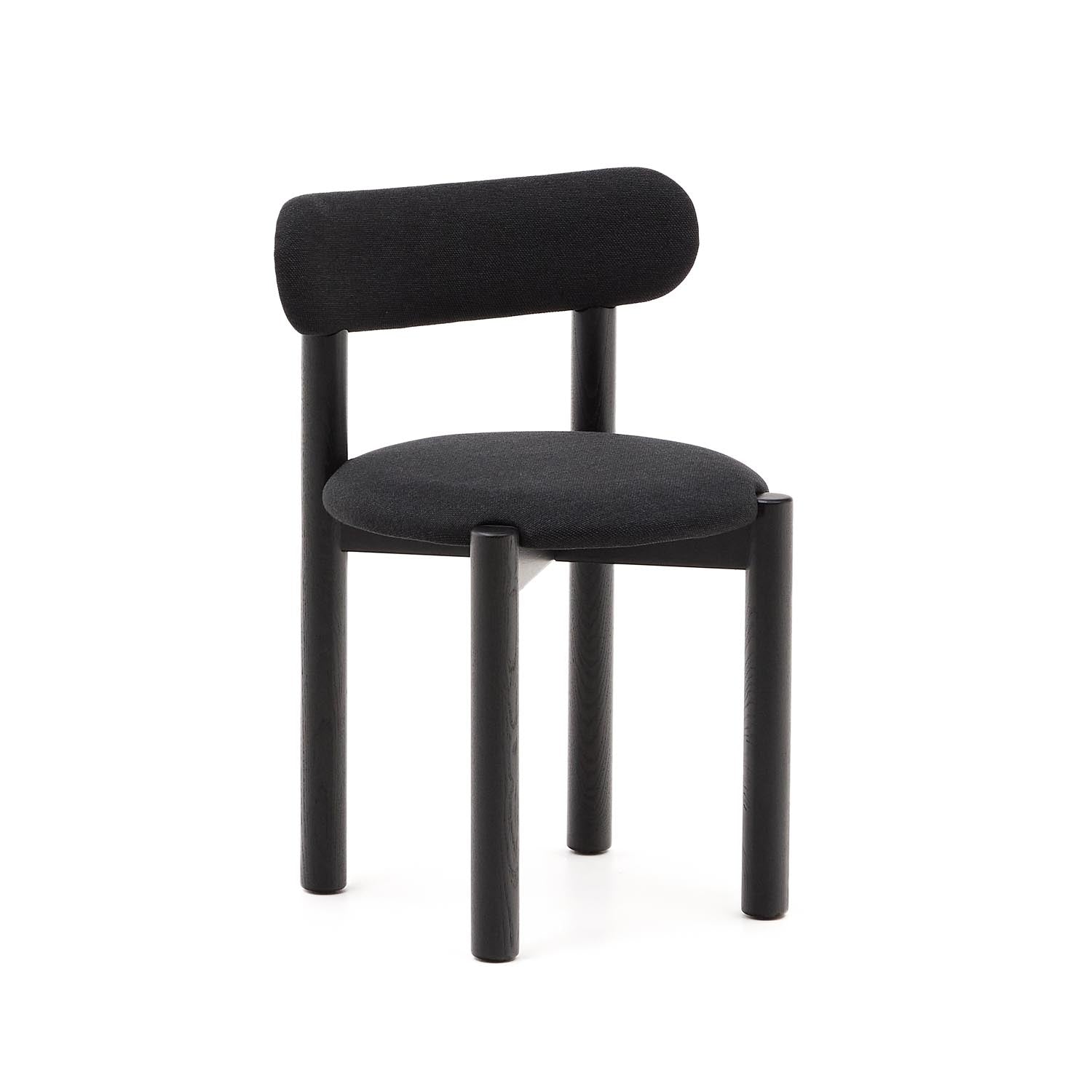 Nebai Stuhl: Schwarze Chenille, modernes Design von Kave Home.