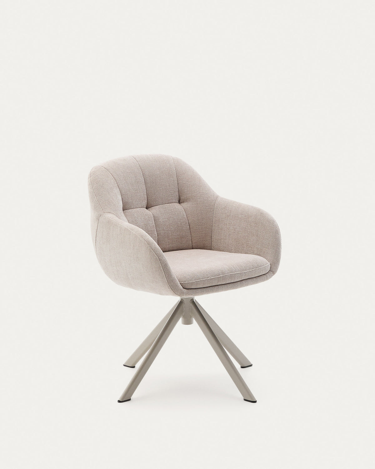 Drehstuhl Dorina aus beigefarbener Chenille und Stahlbeinen mit beigefarbenem Finish in Beige präsentiert im Onlineshop von KAQTU Design AG. Dreh-Schalenstuhl mit Armlehnen ist von Kave Home