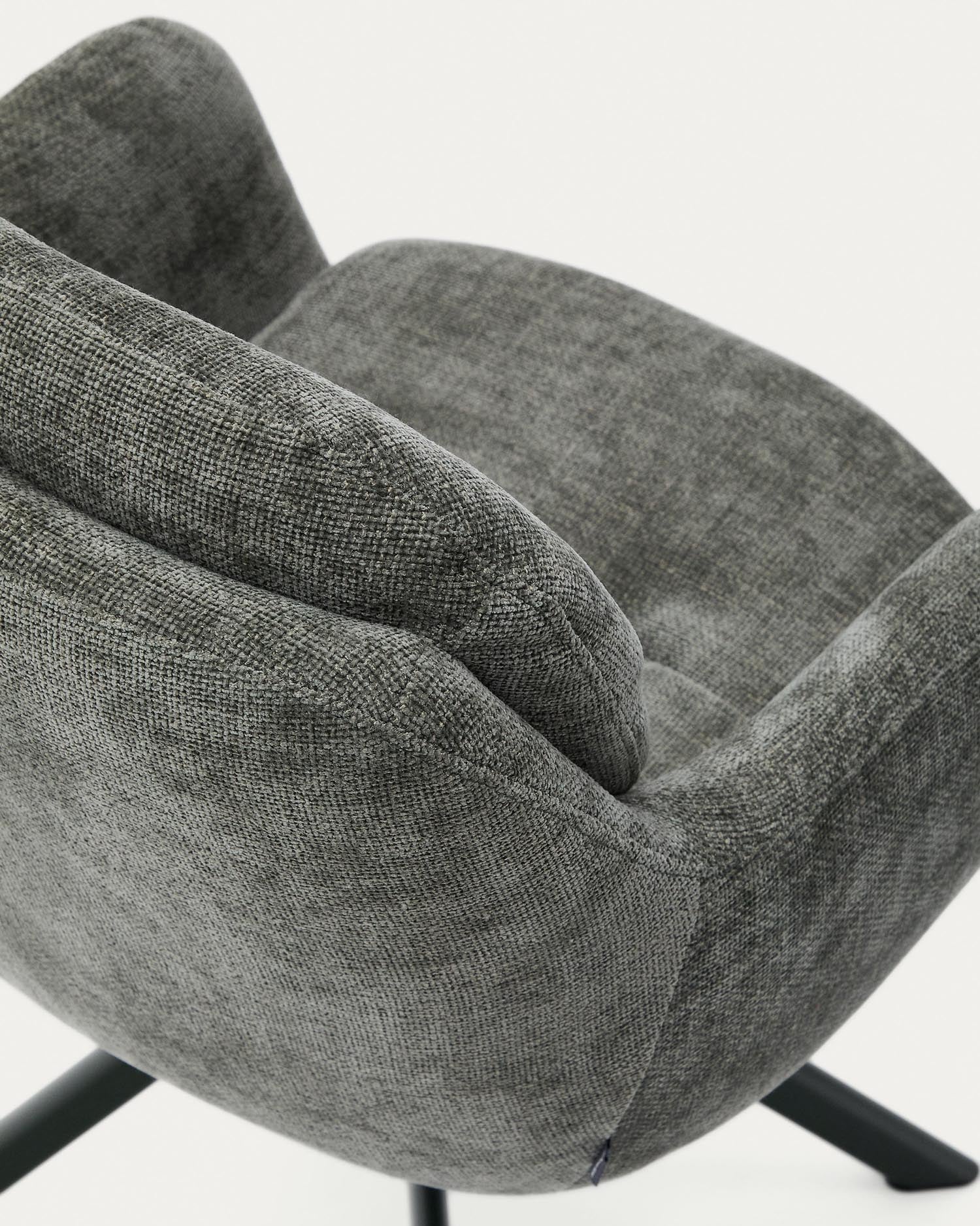Eleganter Drehstuhl Lexa mit grünem Chenille-Stoff und grünen Stahlbeinen, perfekt für moderne Wohn- und Arbeitsräume.
