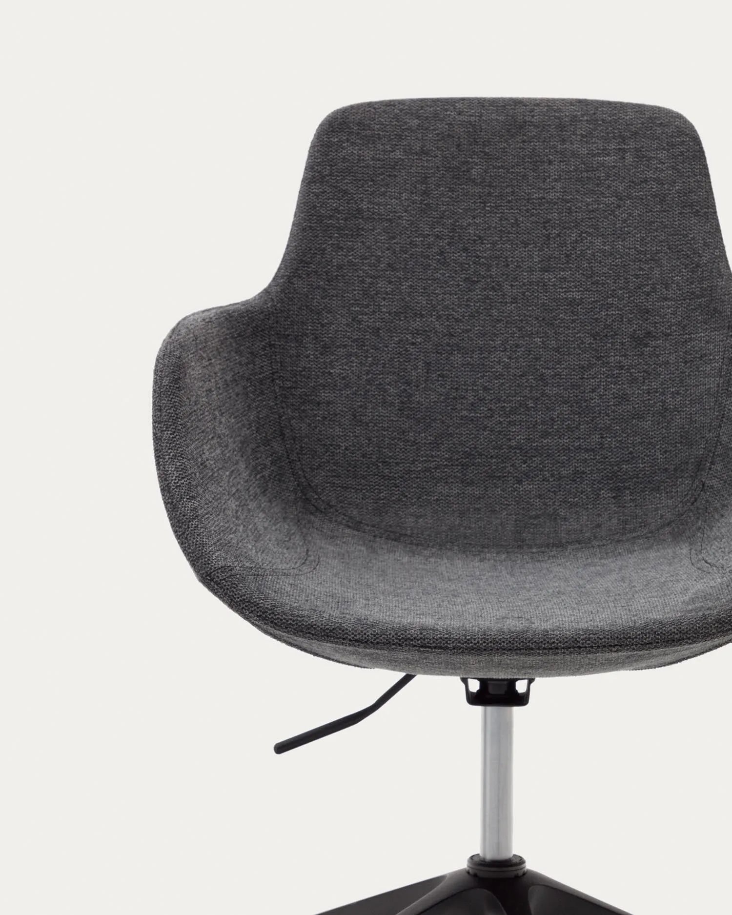 Eleganter Schreibtischstuhl in Dunkelgrau mit Aluminium und mattschwarzer Oberfläche, ideal für modernes Bürodesign.