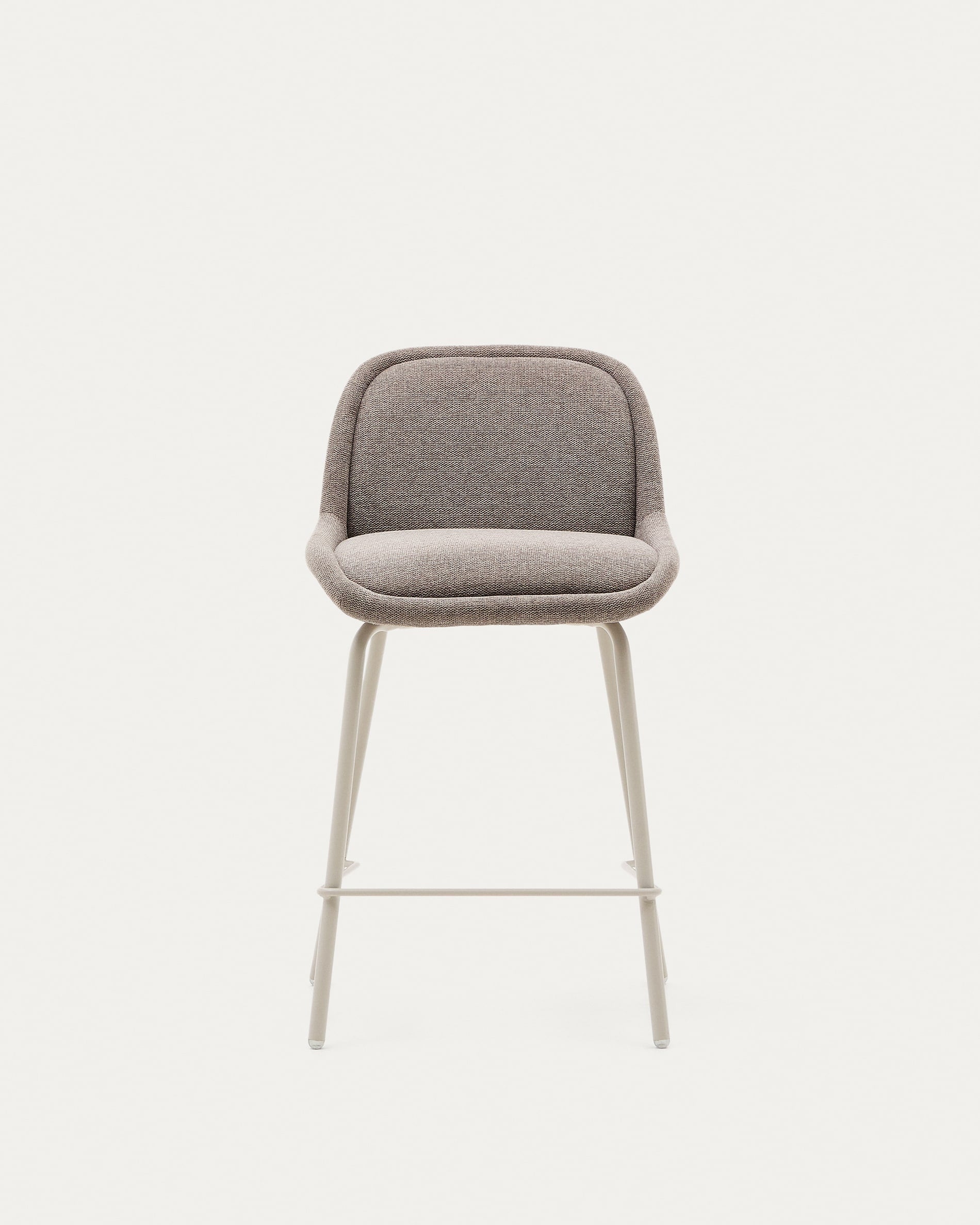 Eleganter Hocker Aimin: Hellbraunes Chenille, beige Stahlbeine, 65 cm, FSC-zertifiziert, modernes Design, nachhaltig und stilvoll.