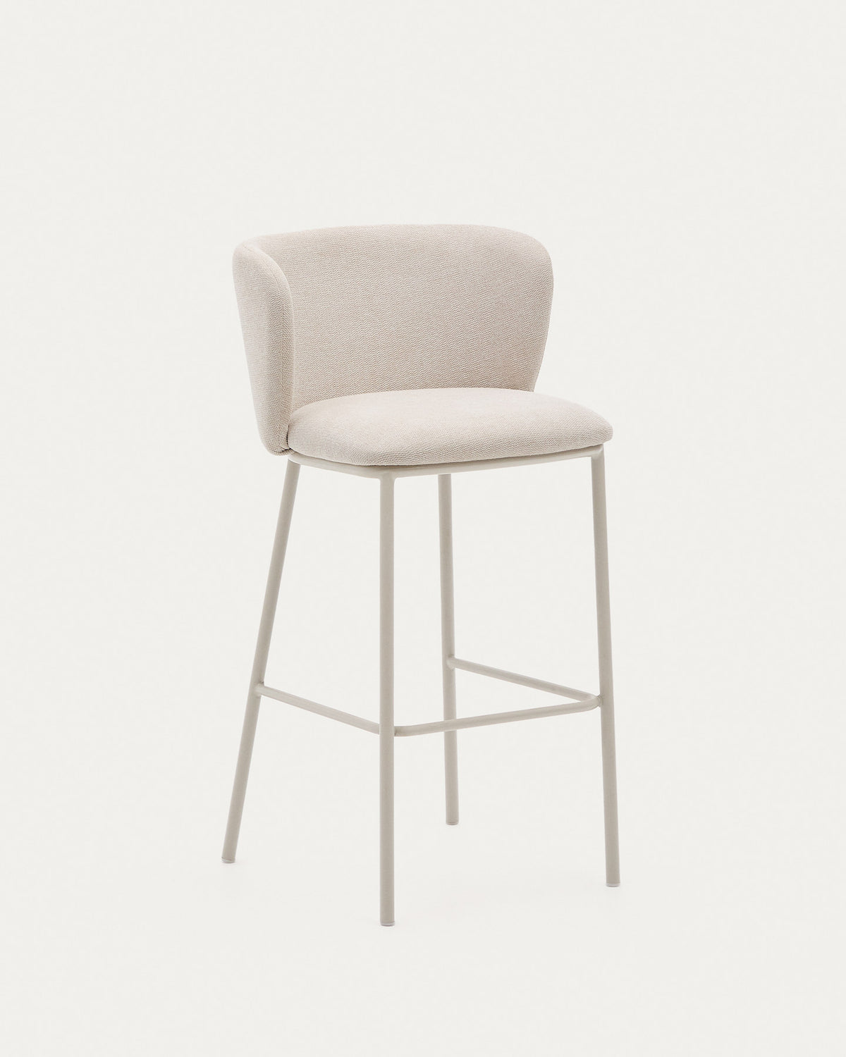 Hocker Ciselia aus beigefarbenem Chenille und beigefarbenem Stahl Höhe 75 cm FSC Mix Credit in Beige präsentiert im Onlineshop von KAQTU Design AG. Barstuhl ist von Kave Home