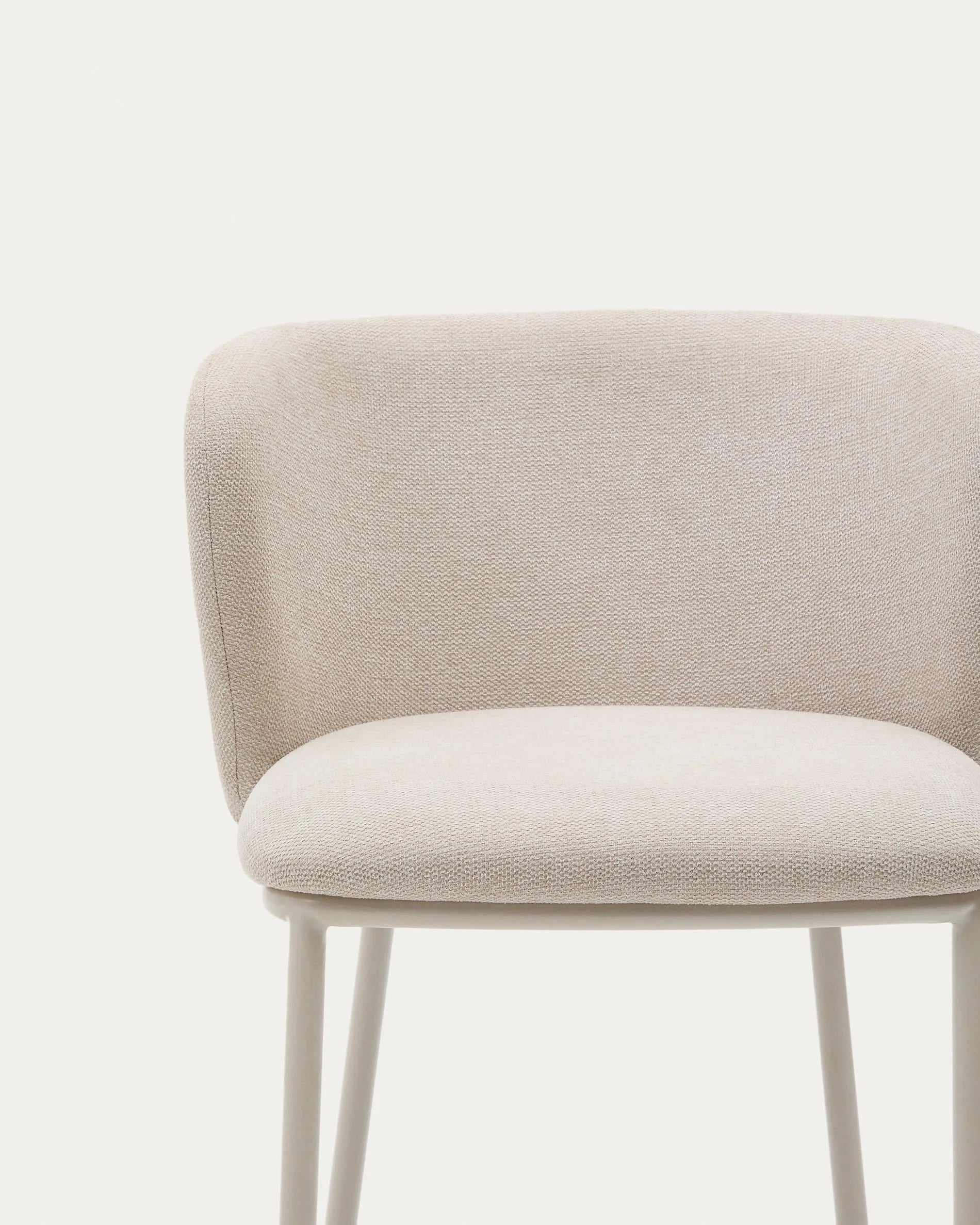 Eleganter Hocker aus beigefarbenem Chenille und Stahl, 75 cm hoch, FSC-zertifiziert, ideal für stilvolle und nachhaltige Räume.