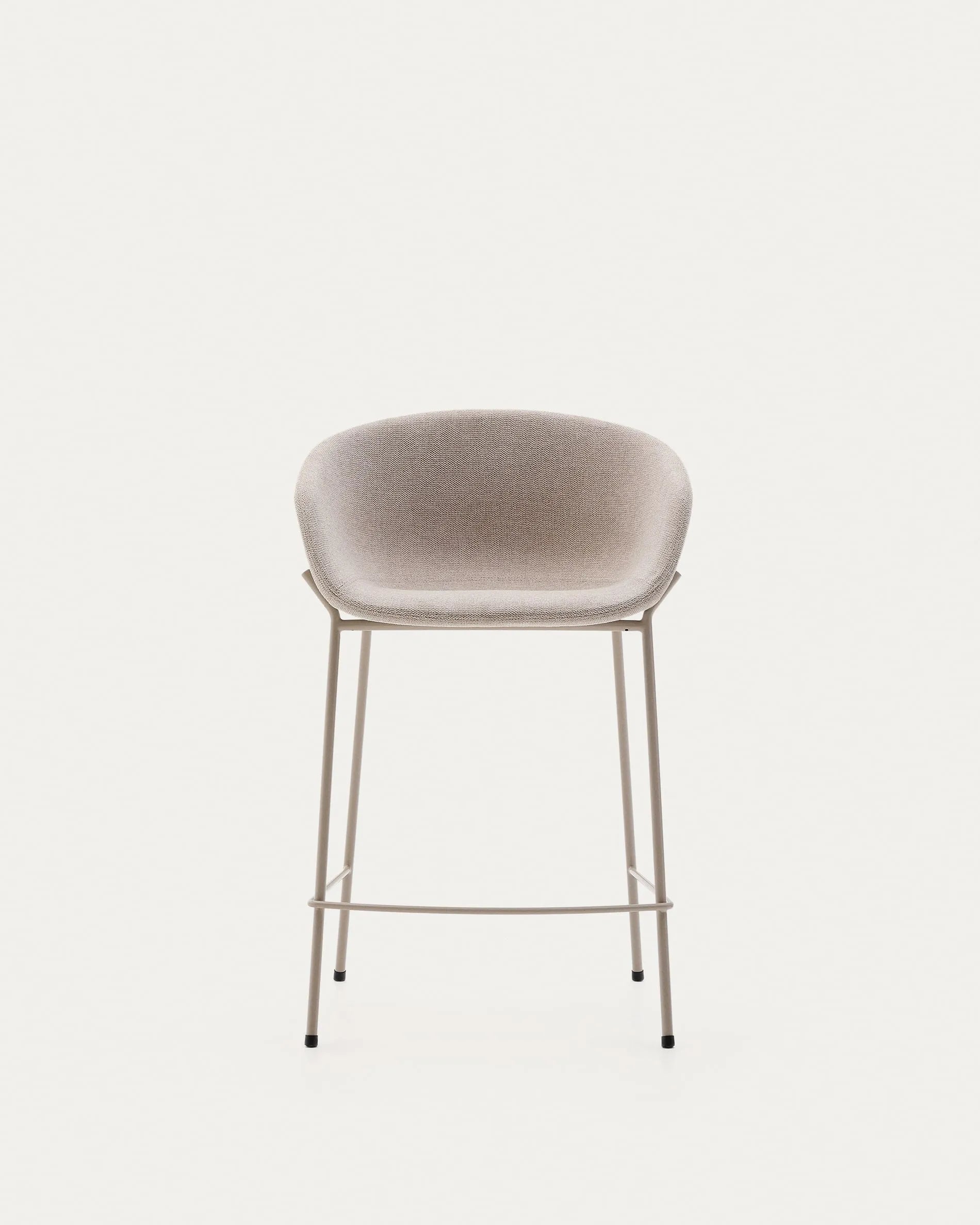 Eleganter Hocker Yvette: Beigefarbene Chenille-Sitzfläche, Stahlbeine mit Finish, 65 cm hoch. Stilvoll und komfortabel.
