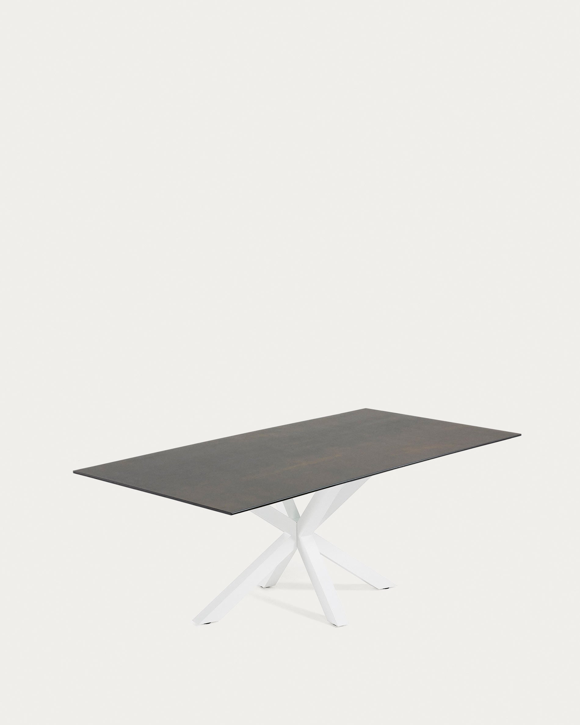 Eleganter Tisch Argo: Iron Moss-Porzellan, weisse Stahlbeine, 180x100 cm. Perfekt für stilvolle Zusammenkünfte.