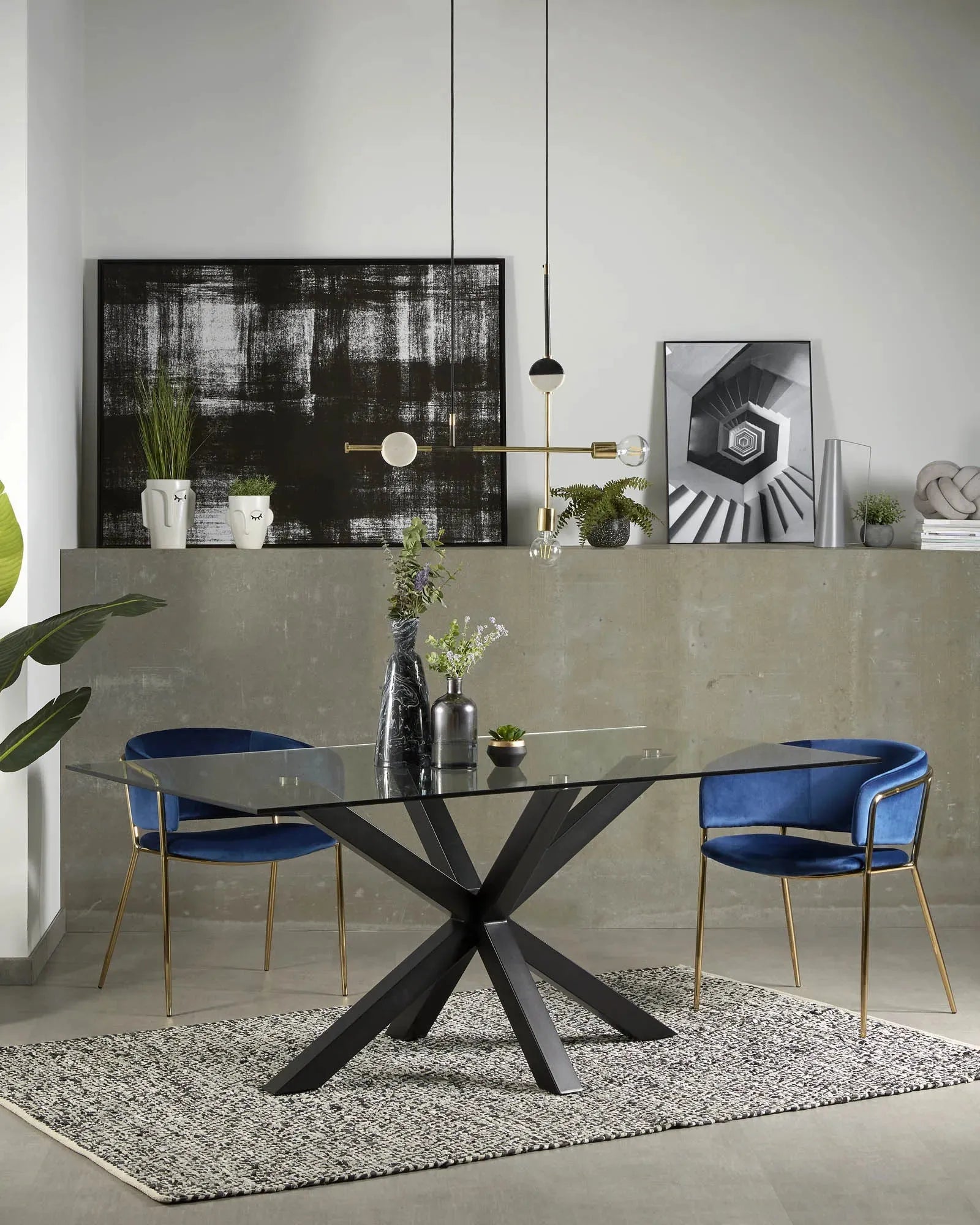 Moderner Argo Tisch: Glasplatte, schwarze Stahlbeine, 180x100 cm, stilvoll und robust, ideal für Esszimmer oder Büro.
