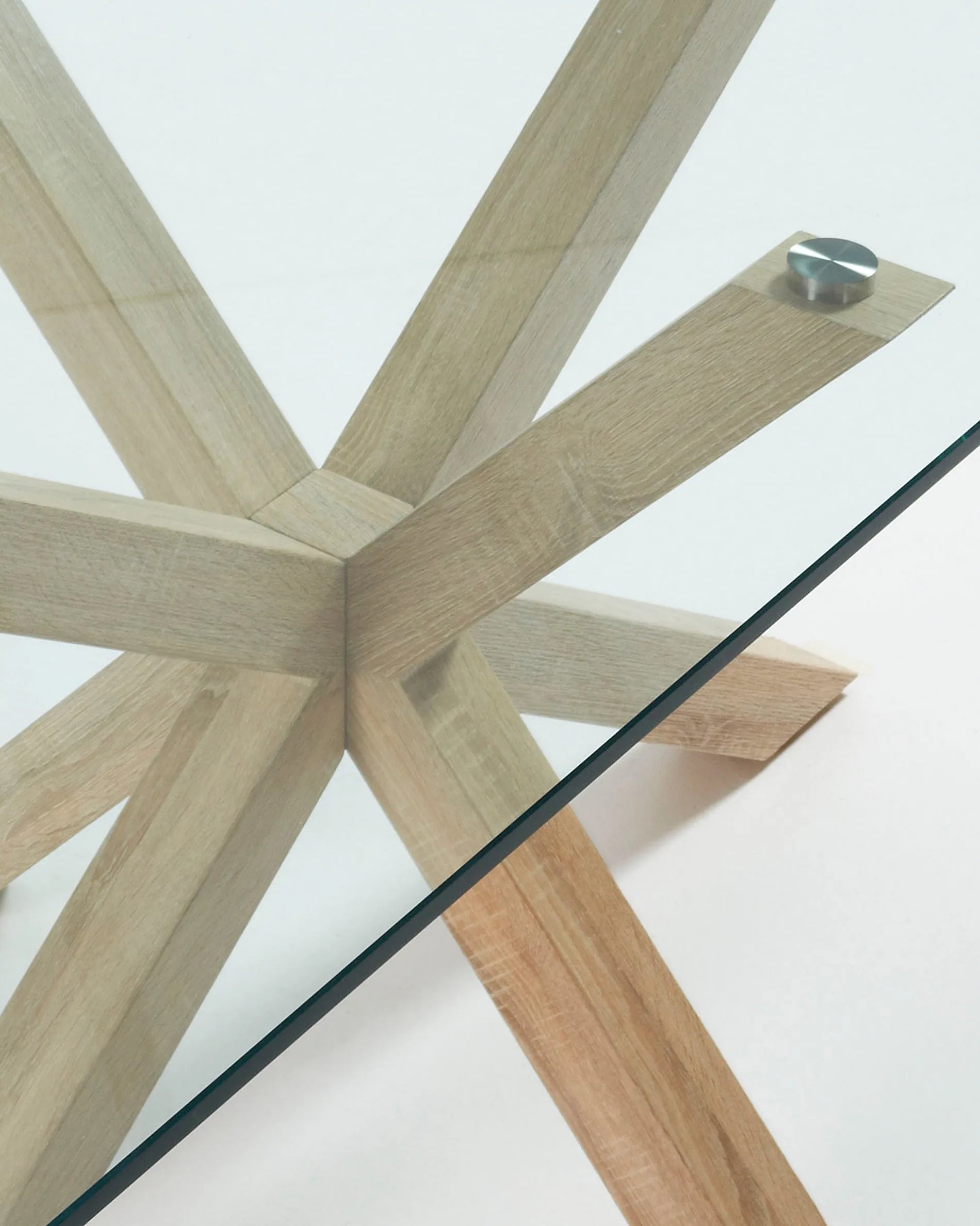 Eleganter Argo Tisch: Glasplatte trifft auf Stahlbeine in Holzoptik, 200x100 cm, ideal für stilvolle Zusammenkünfte.