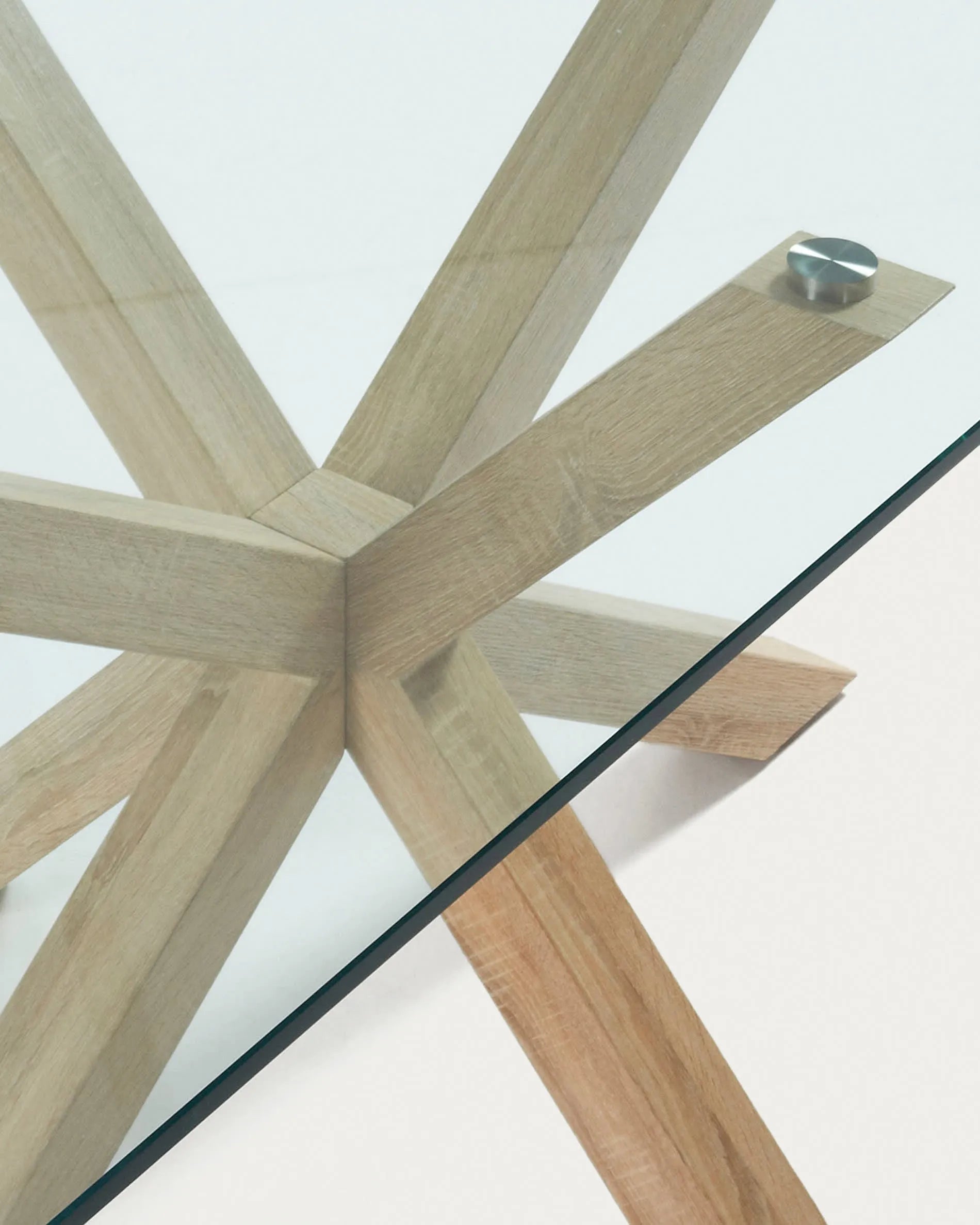 Der Argo Tisch: Glas trifft auf Stahl in Holzoptik, 160x90 cm. Modern, elegant, ideal für gesellige Runden.