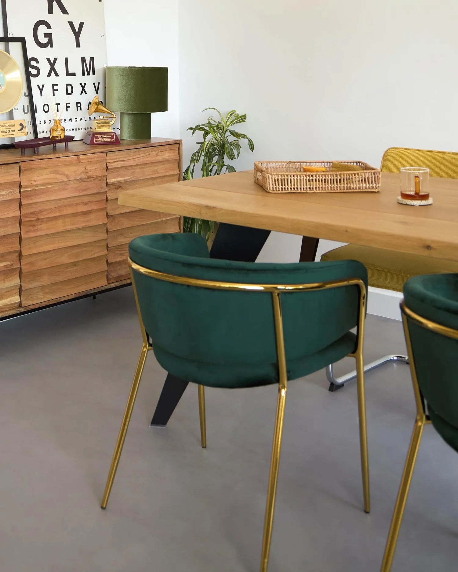 Koda Tisch Eichenfurnier m. natürlichem Finish Stahlbeine m. schwarzem Finish 180 x 100 cm in  präsentiert im Onlineshop von KAQTU Design AG. Esstisch ist von Kave Home