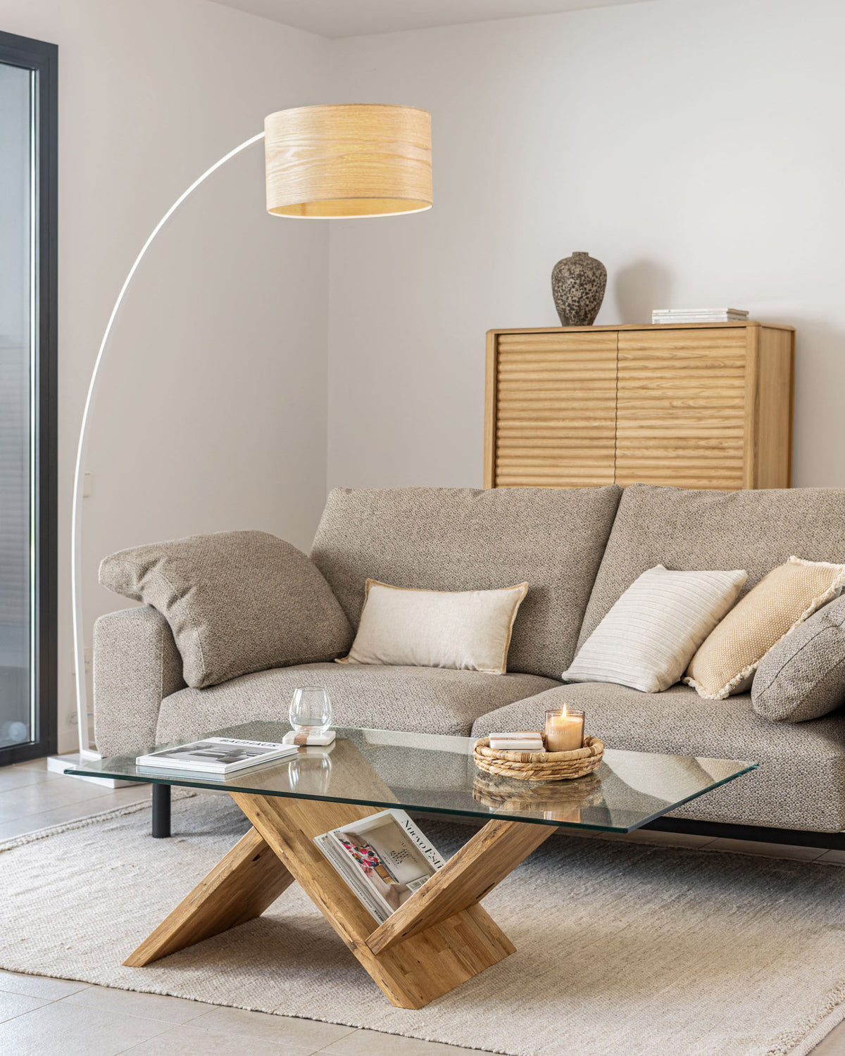 Waley Couchtisch aus Glas und Struktur aus massiver Eiche 120 x 70 cm in Natur, Transparent präsentiert im Onlineshop von KAQTU Design AG. Couchtisch ist von Kave Home