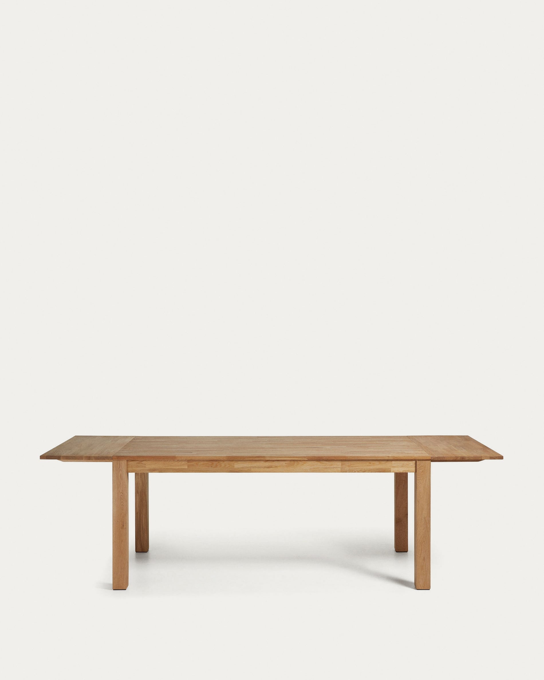 Isbel Esstisch aus massiver Eiche, ausziehbar von 180 auf 260 cm, modernes Design, perfekt für stilvolle und funktionale Räume.