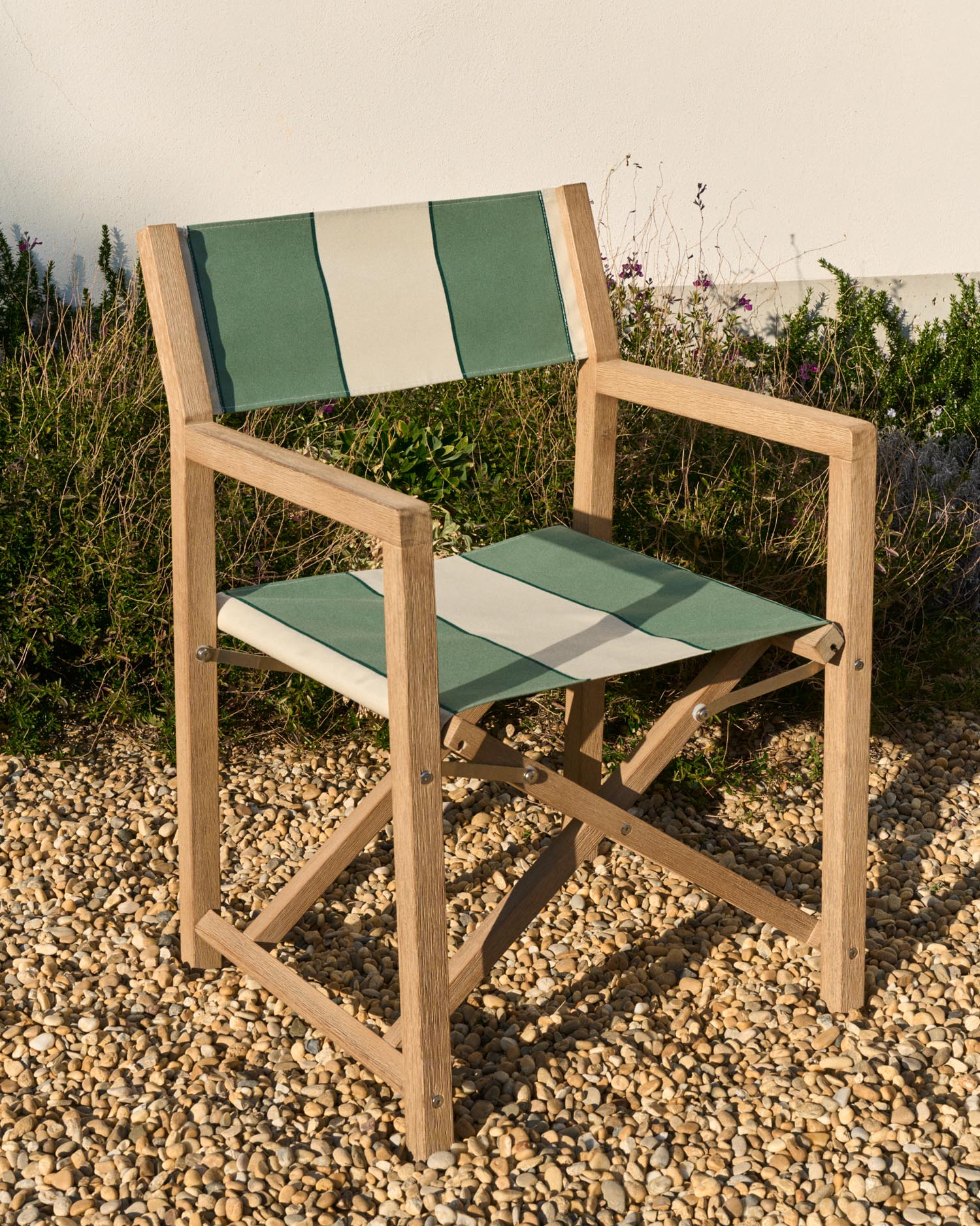 Grün-beige gestreifter Outdoor-Klappstuhl Vilara aus massivem Akazienholz, FSC™ 100%
