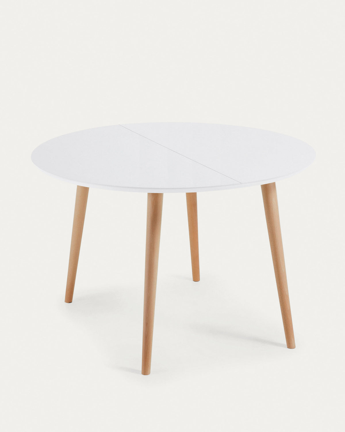 Oqui runder Ausziehtisch MDF weiss lackiert und Beine aus massiver Buche 120(200)x120 cm in Weiss, Natur präsentiert im Onlineshop von KAQTU Design AG. Esstisch ist von Kave Home