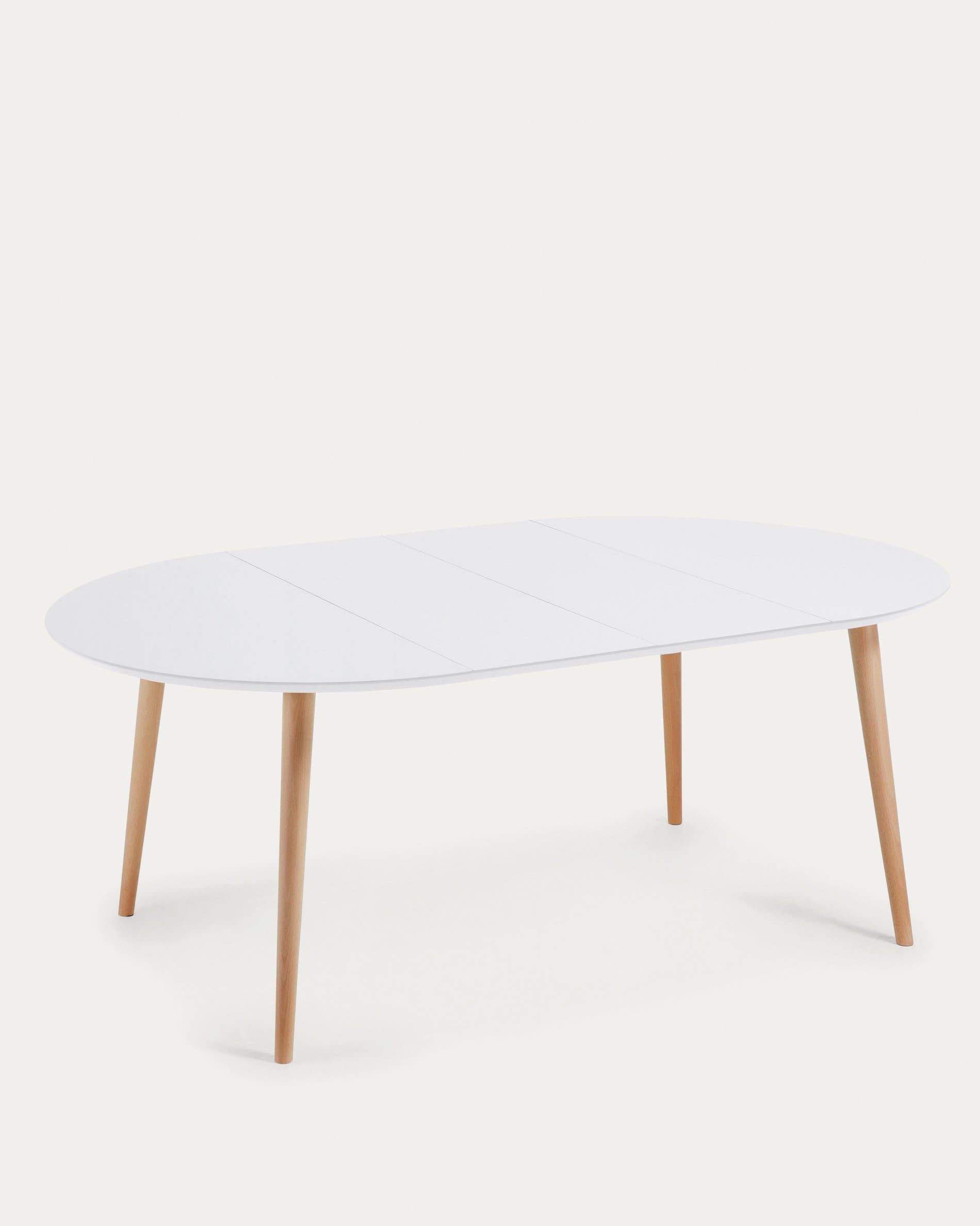 Runder Ausziehtisch Oqui von Kave Home, weiße MDF-Tischplatte, Beine aus massiver Buche, 120-200 cm, modern und vielseitig.