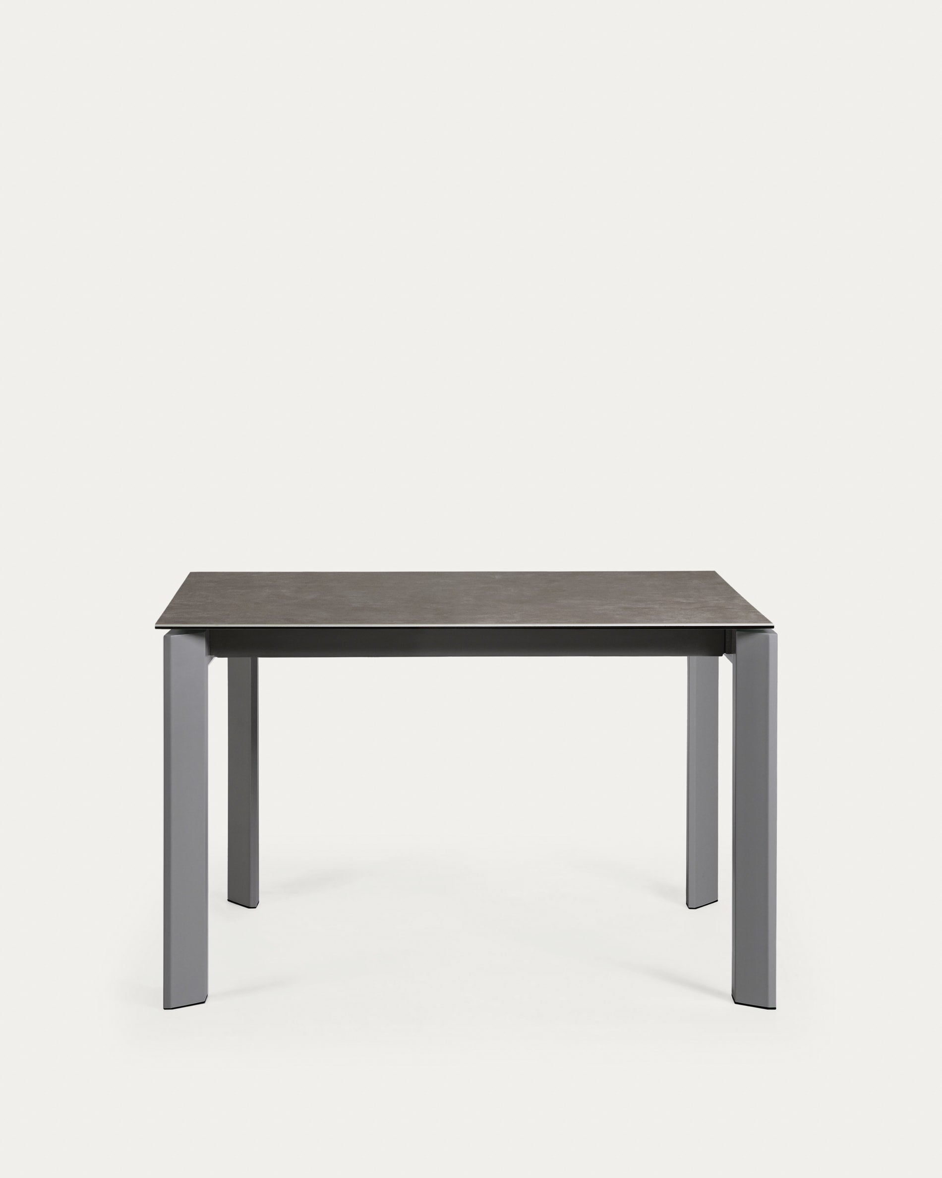 Moderner Ausziehtisch mit Feinsteinzeugplatte in Vulcano Ceniza Finish und anthrazitfarbenen Stahlbeinen, 120-180 cm.