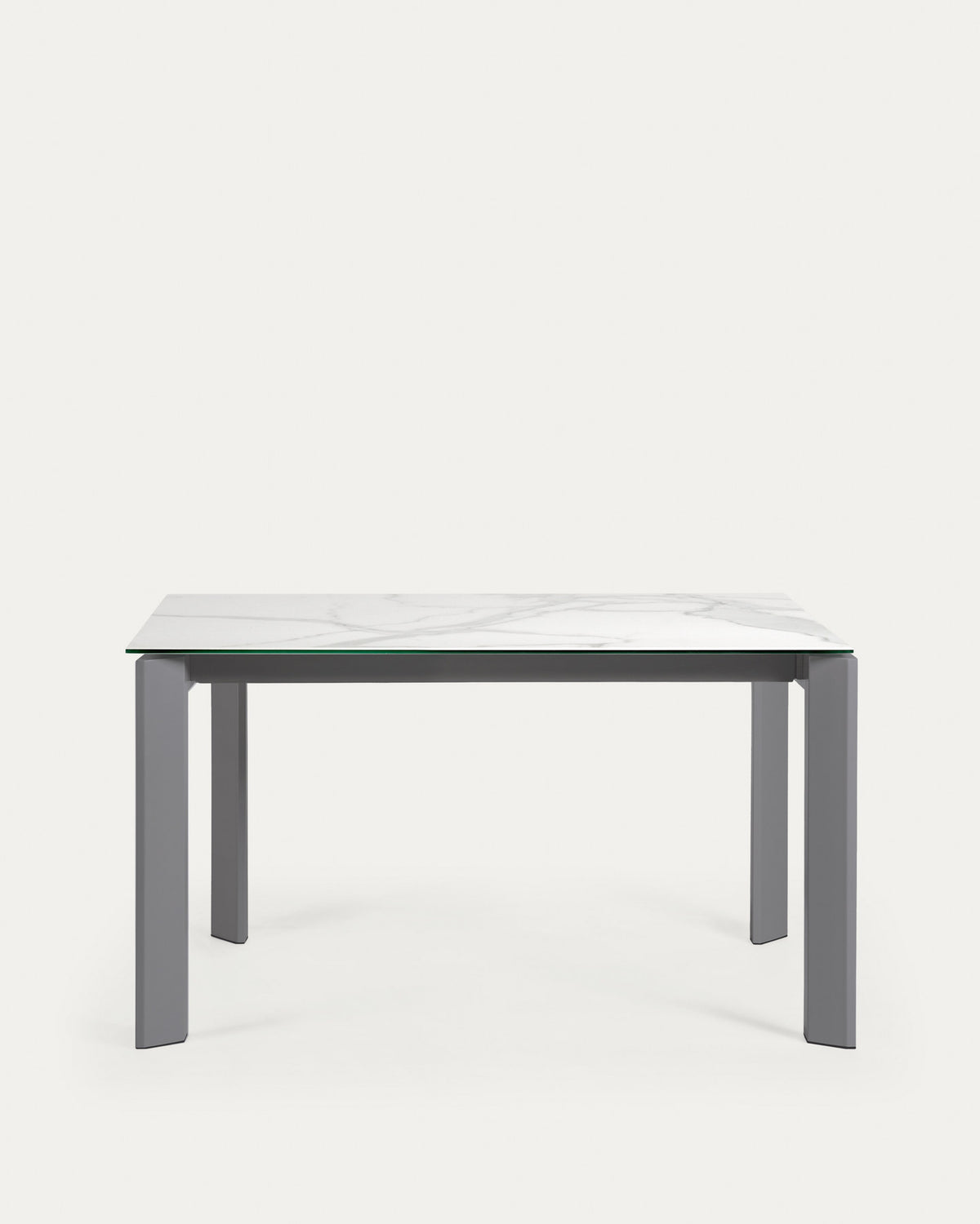 Axis Ausziehtisch Feinsteinzeug mit Finish in Kalos Weiss und Beine in Dunkelgrau 140 (180) cm in Weiss, Grau präsentiert im Onlineshop von KAQTU Design AG. Esstisch ist von Kave Home